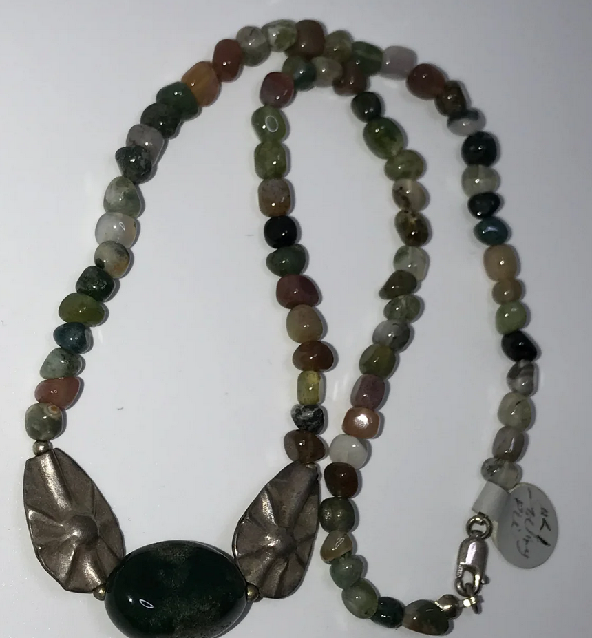 16" Agate and Silver Beaded Necklace