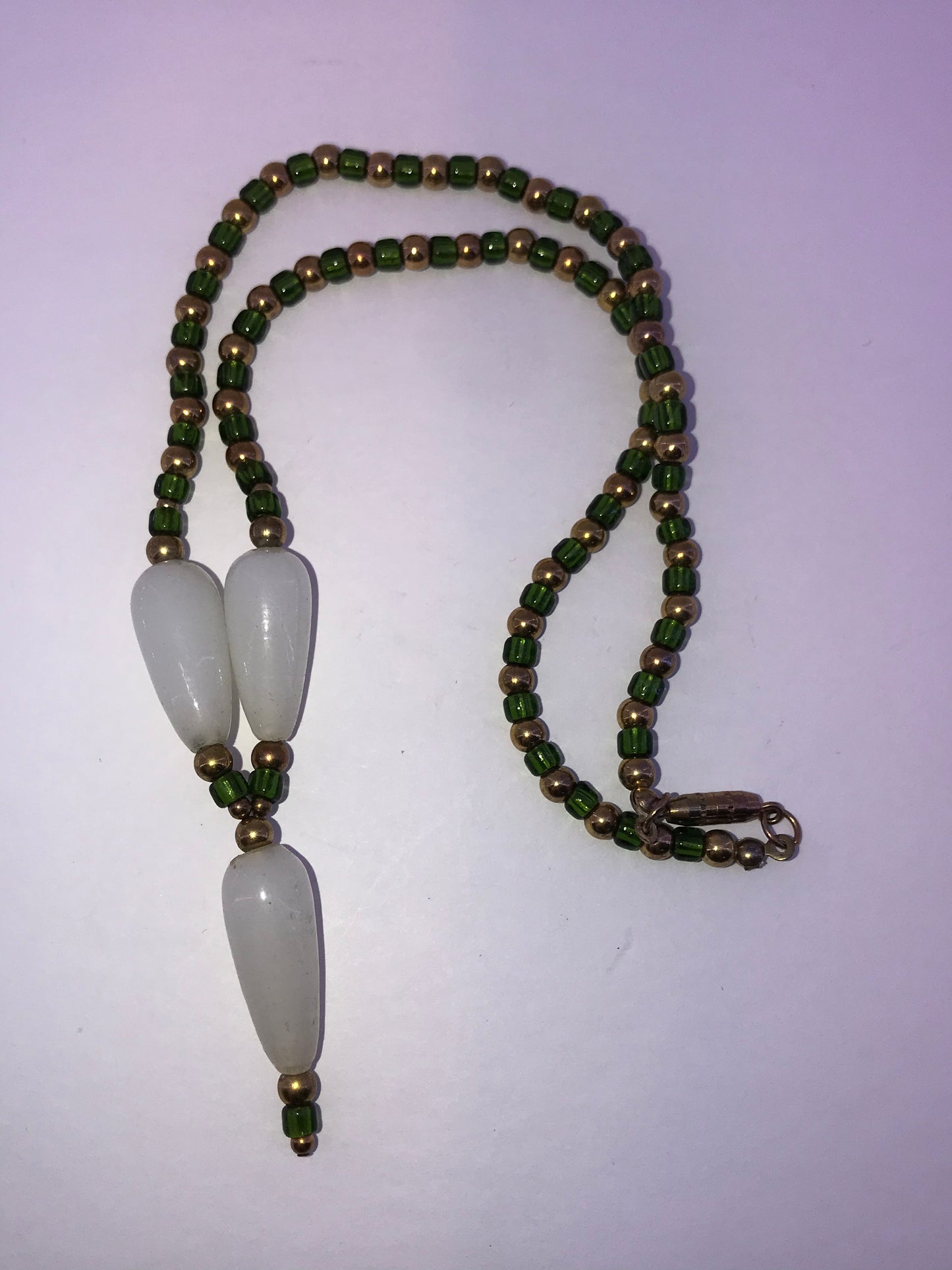 16" Green And Gold Necklace