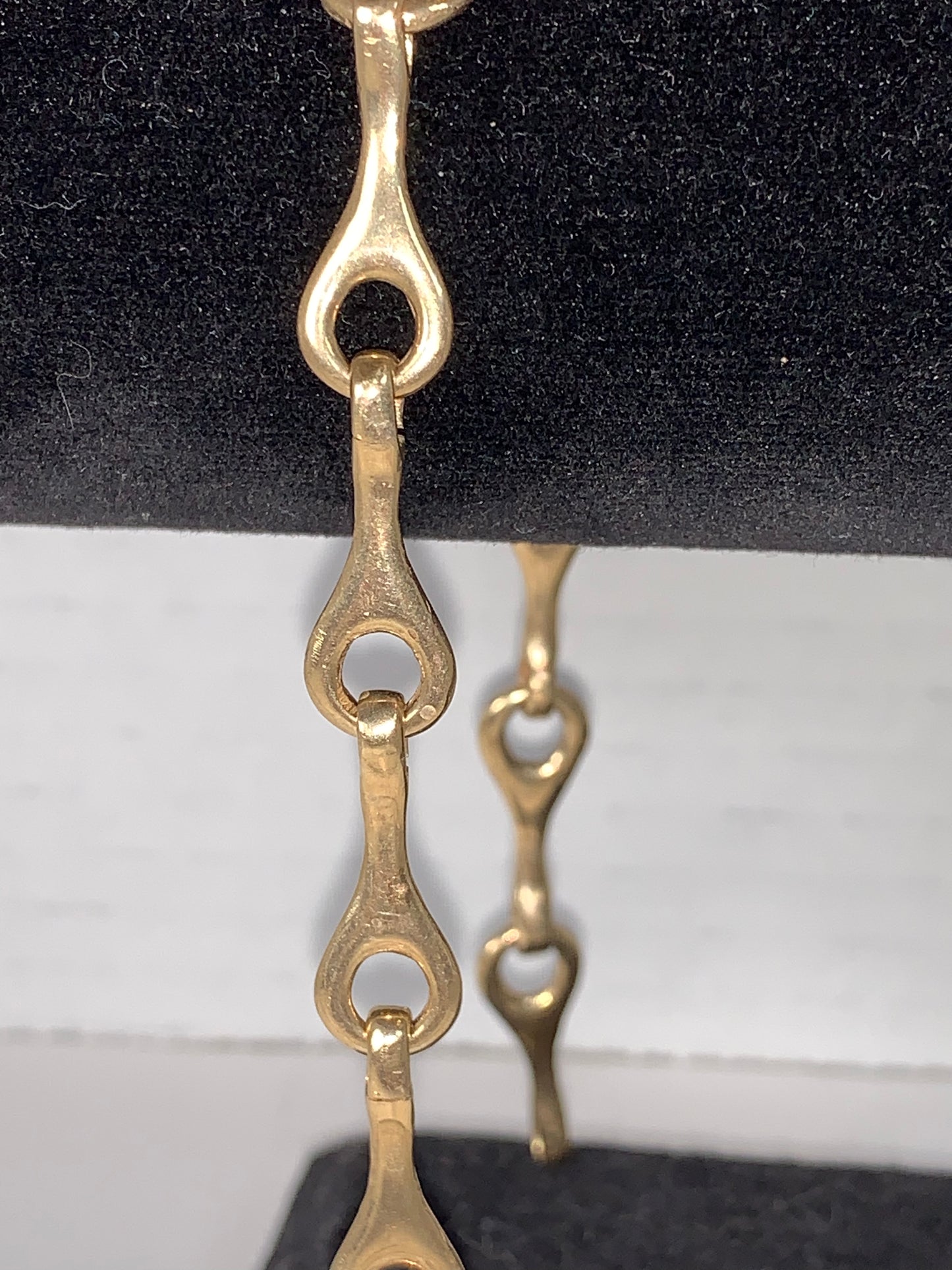 9 3/4" long 14KT Gold Bone Design Bracelet