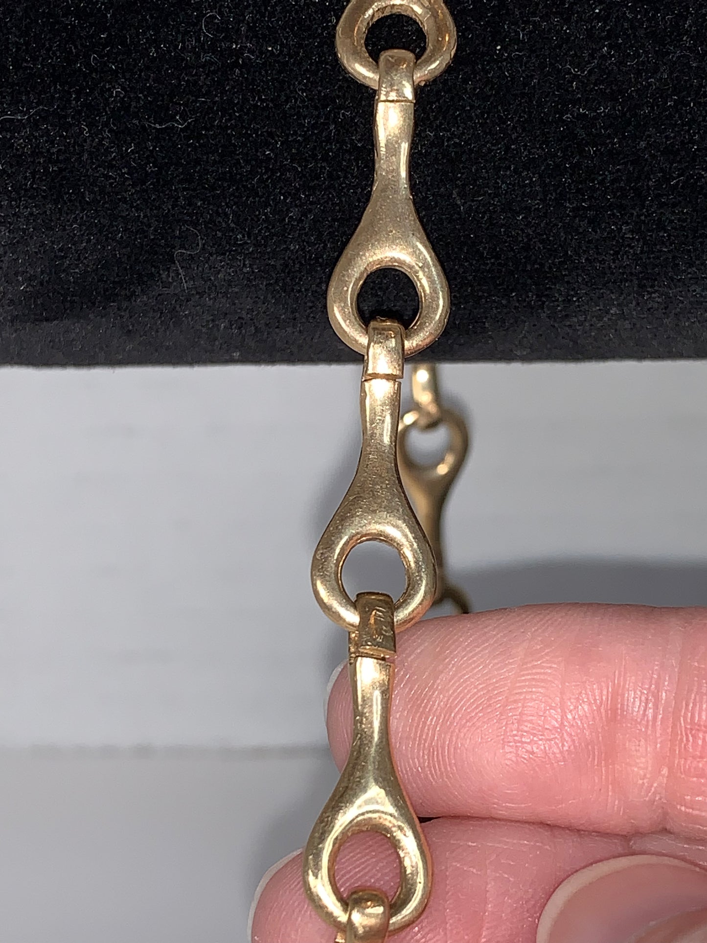 9 3/4" long 14KT Gold Bone Design Bracelet