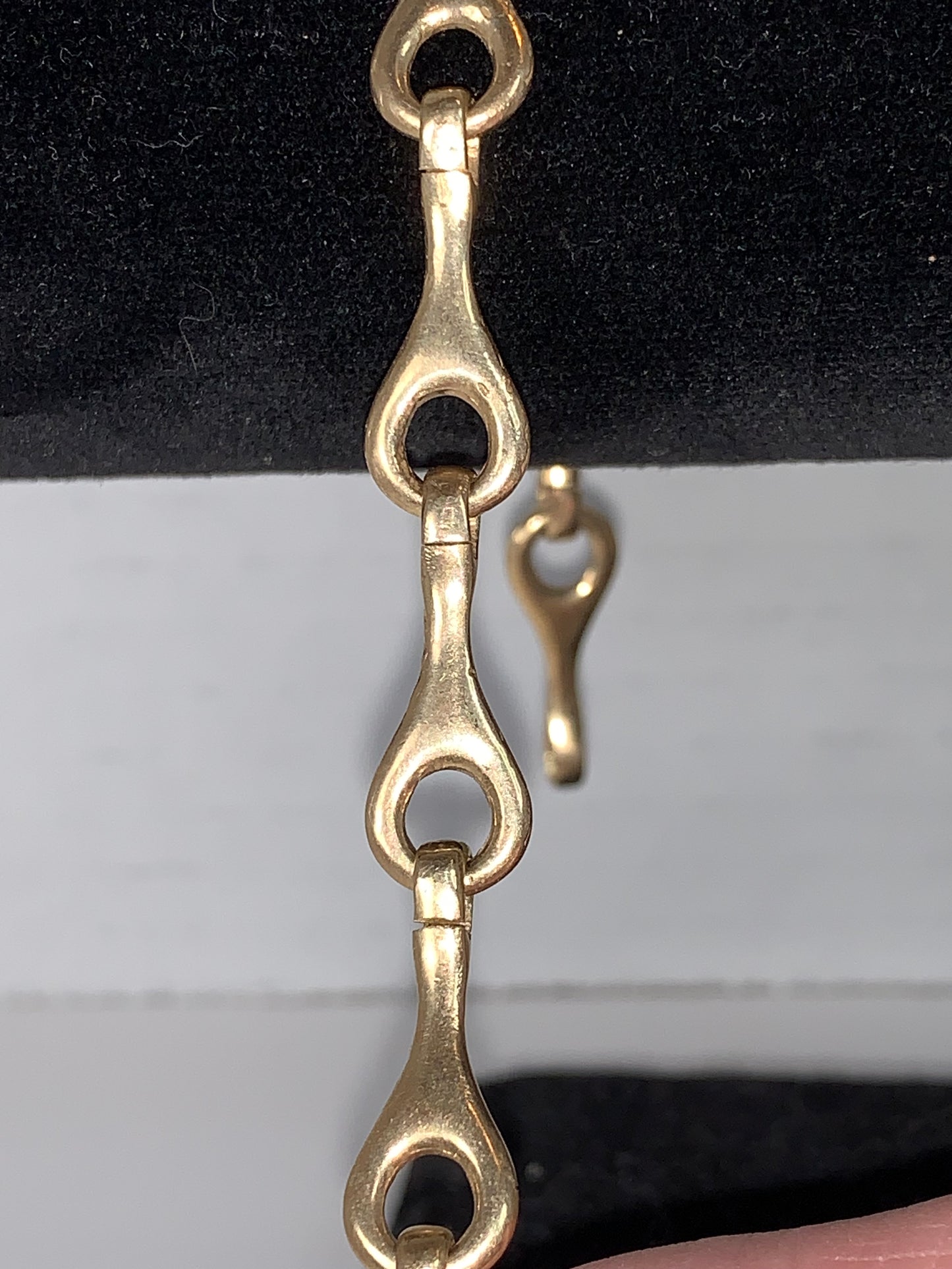 9 3/4" long 14KT Gold Bone Design Bracelet