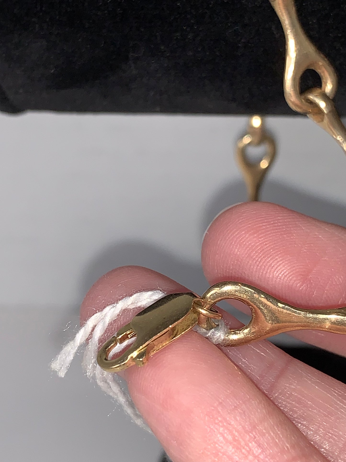9 3/4" long 14KT Gold Bone Design Bracelet