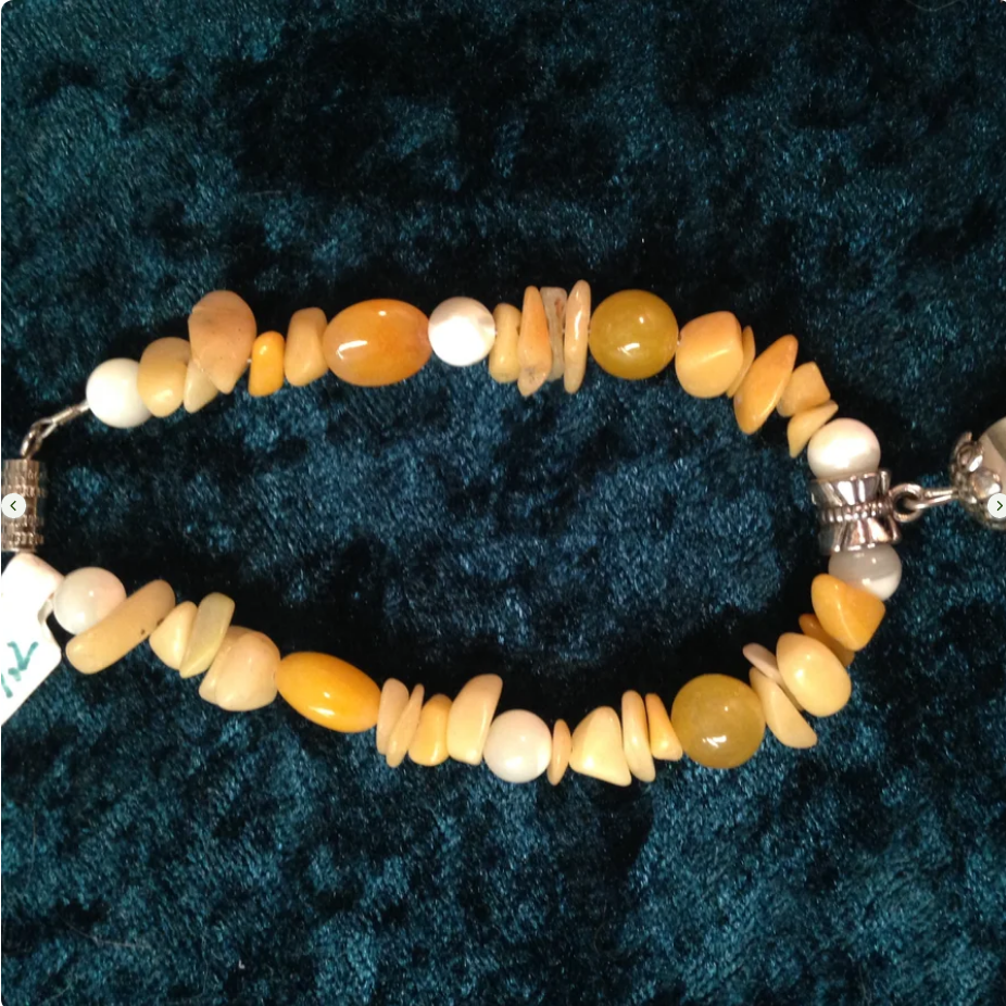 7 1/2" Aragonite and Mother Of Pearl Bracelet