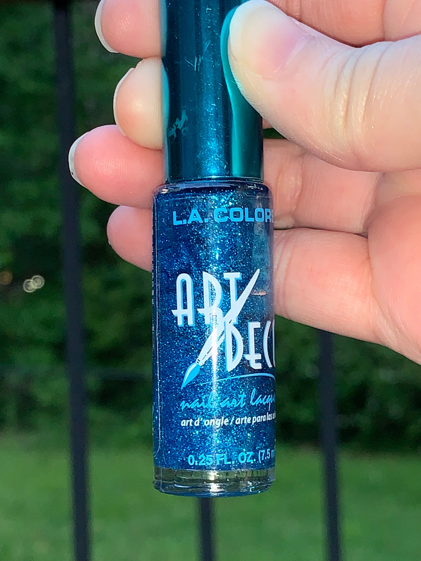 L.A.Colors Art Deco Blue Glitter Polish