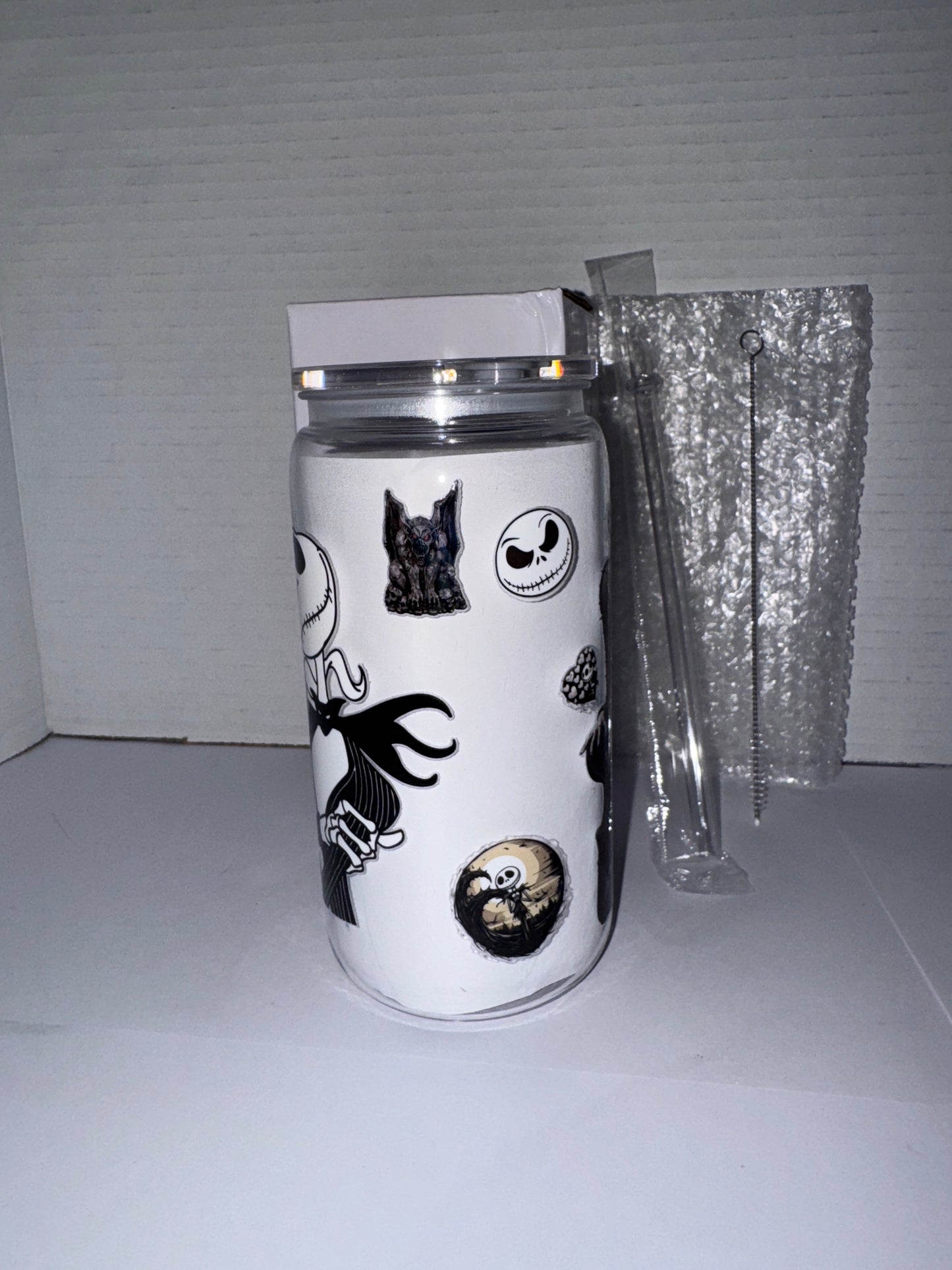 Halloween Black Leather Chair Themed 16 Oz Plastic Cup, Black and White Theme