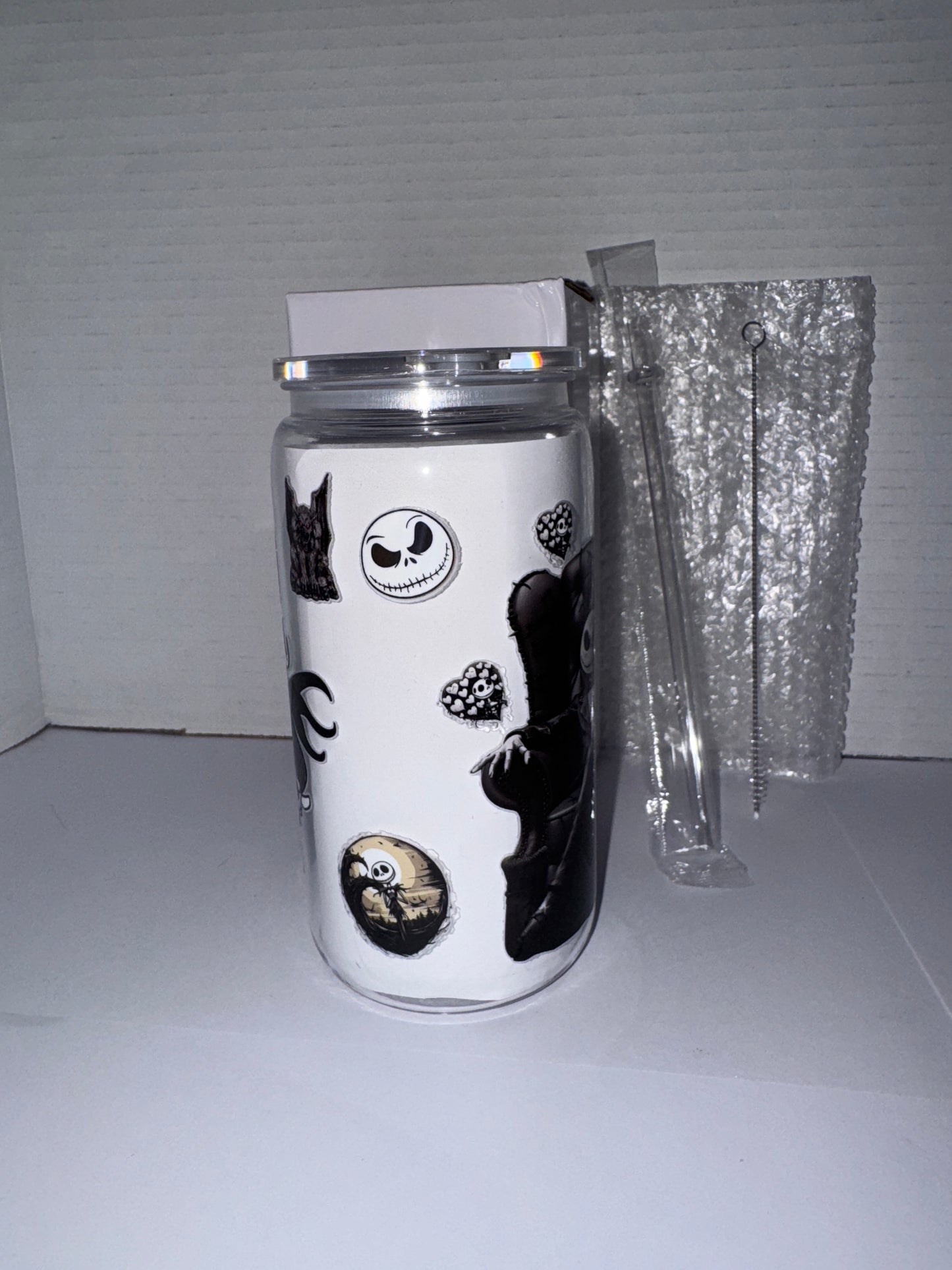 Halloween Black Leather Chair Themed 16 Oz Plastic Cup, Black and White Theme