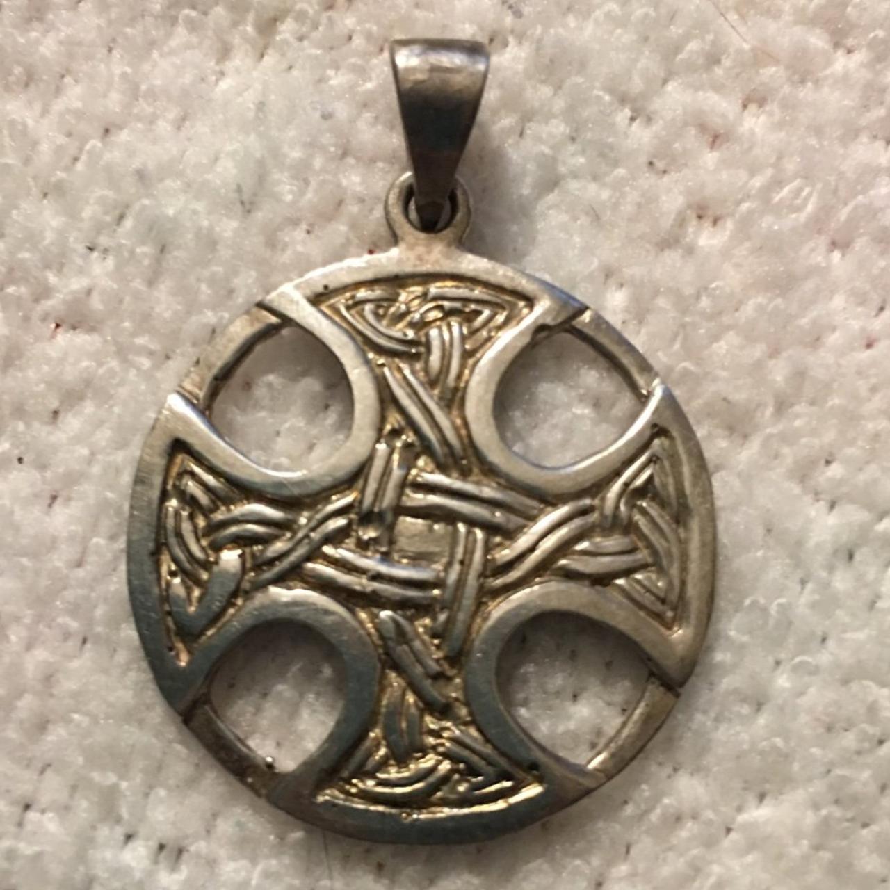 Sterling Silver Circular Celtic Knot Pendant