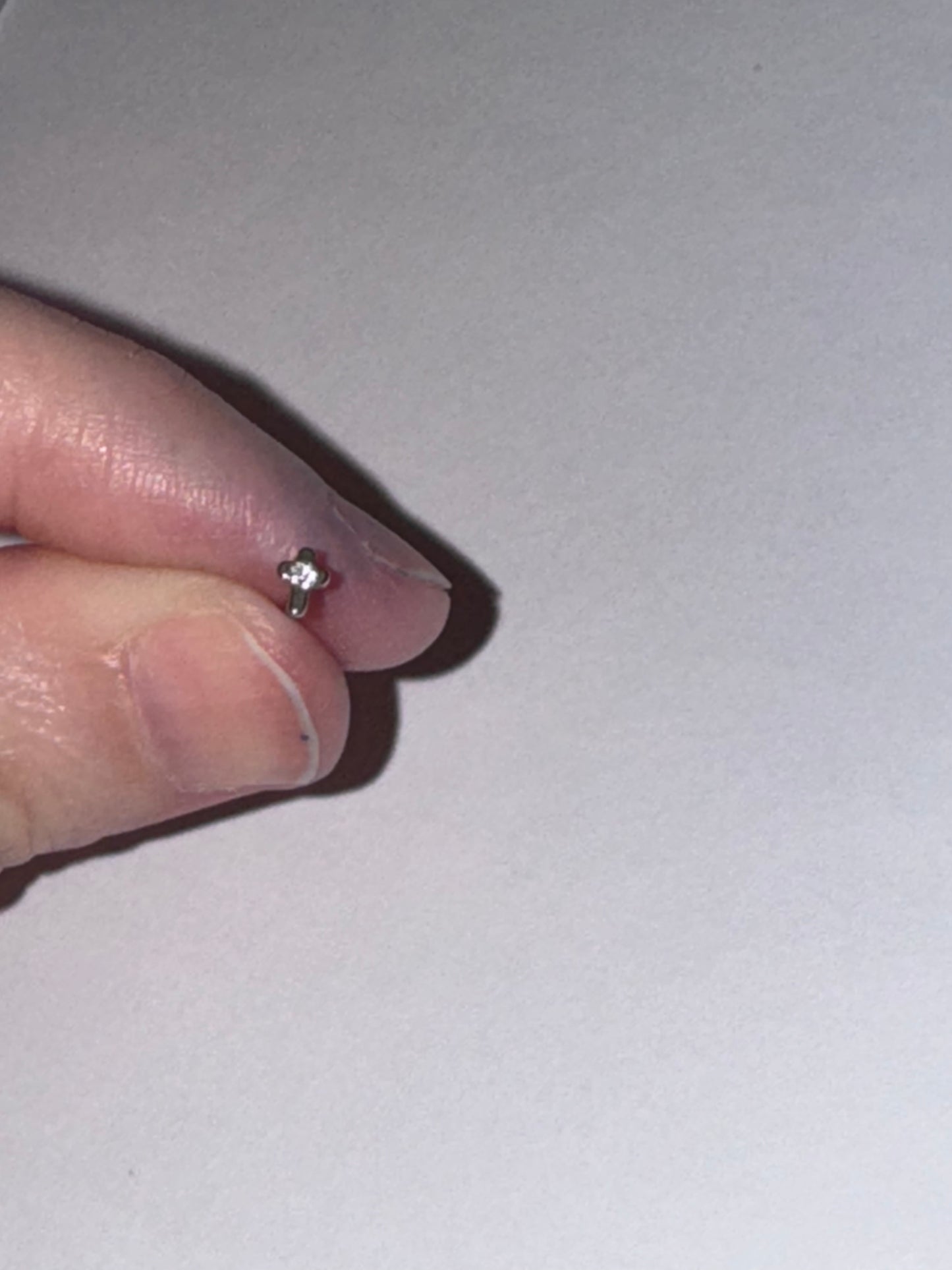 20 Gauge Straight Cross Nose Ring