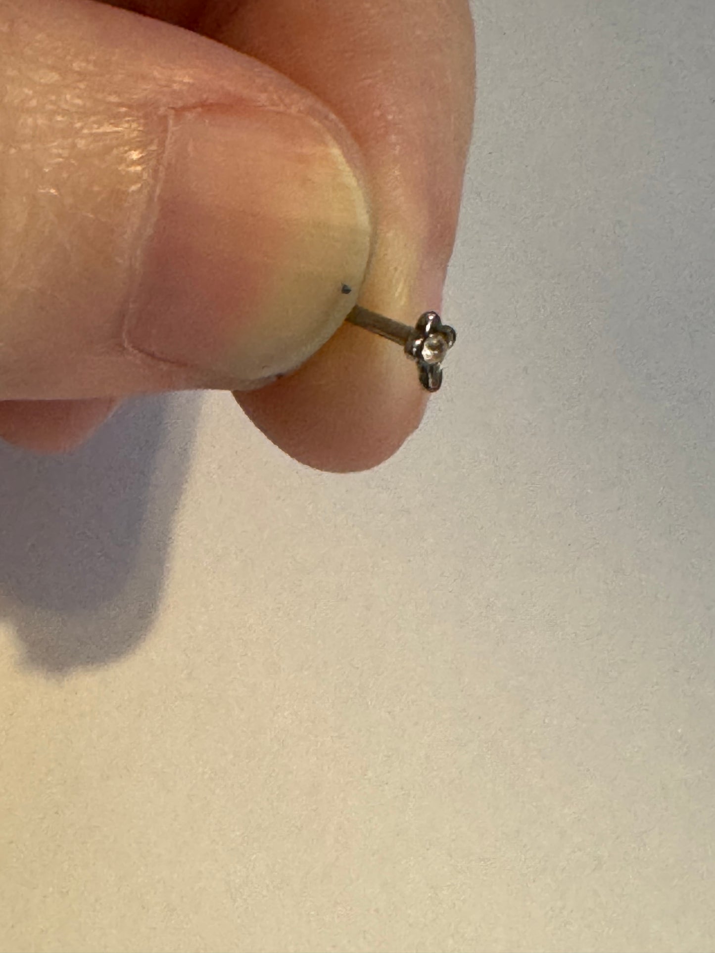 20 Gauge Straight Cross Nose Ring