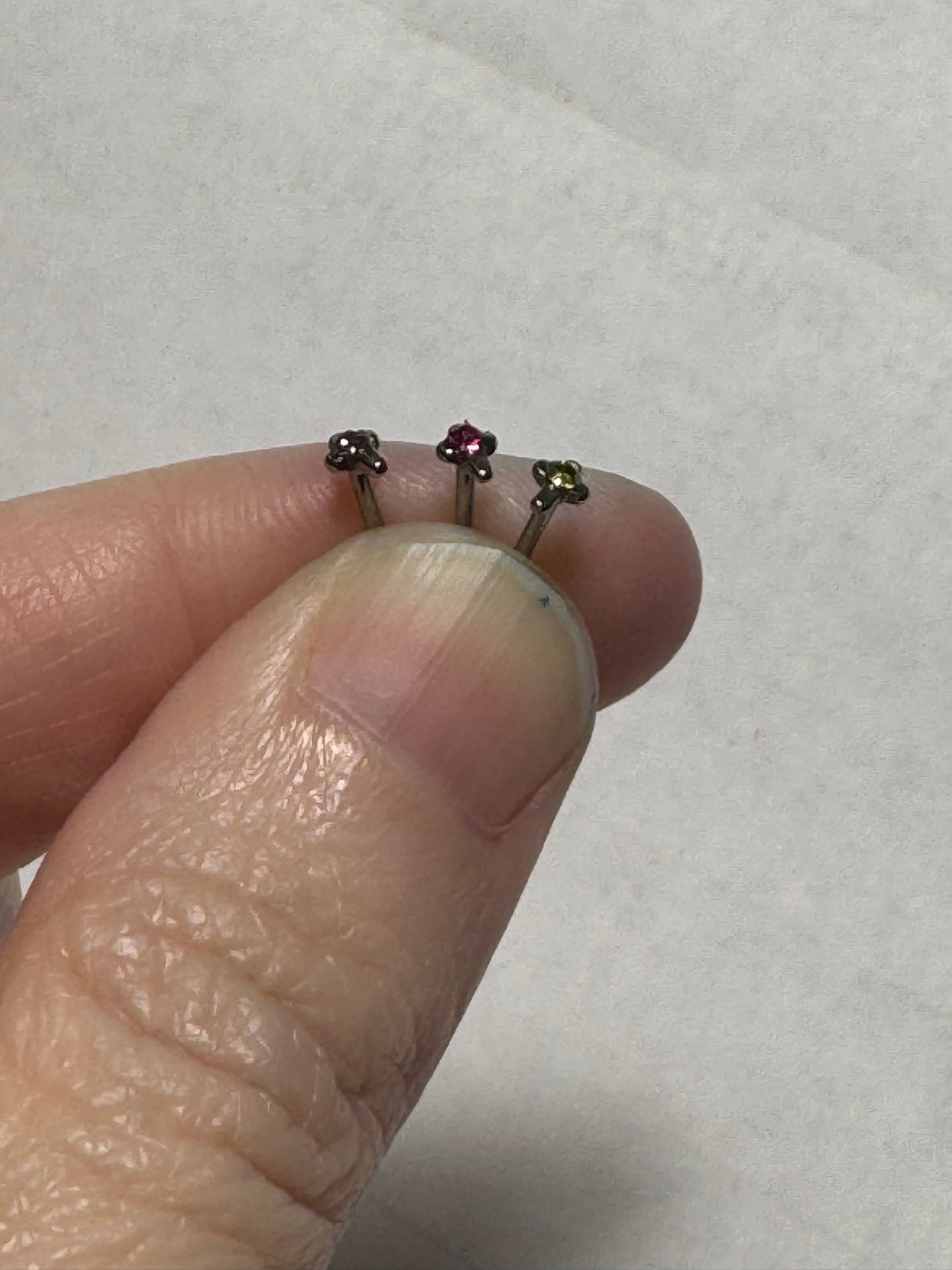20 Gauge Straight Cross Nose Ring