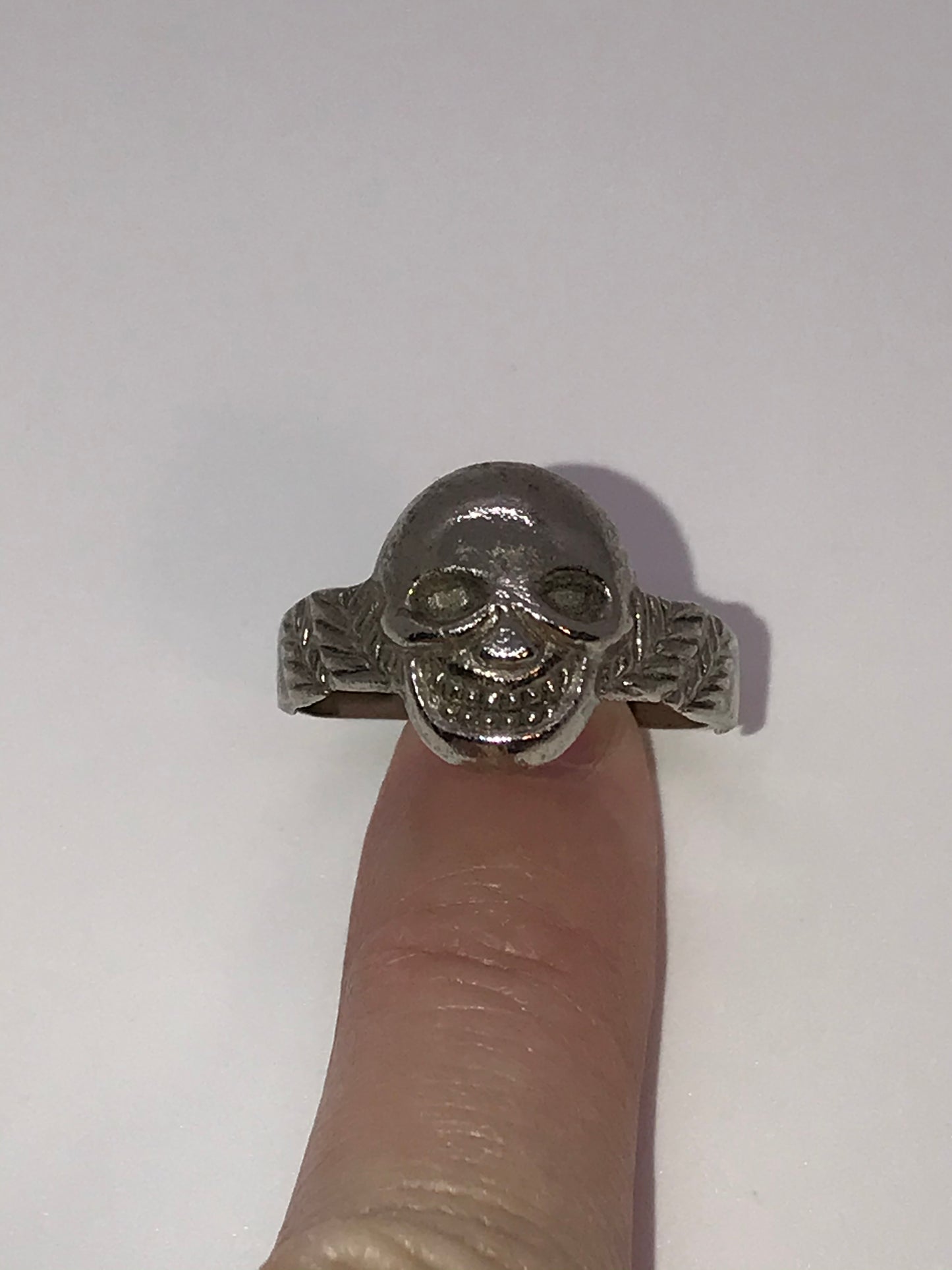 Pewter Grinning Skull Ring, Size 11
