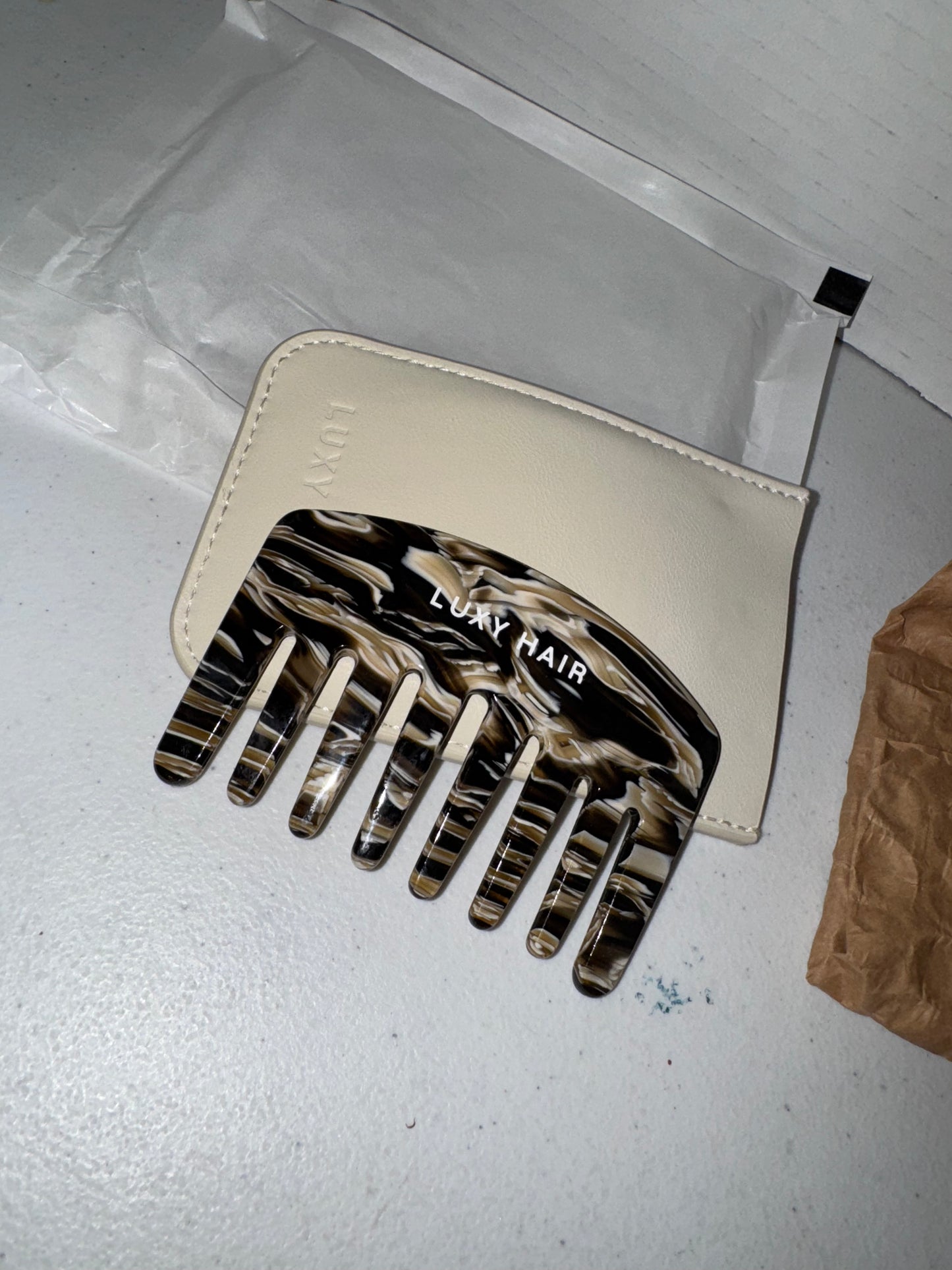 Luxy Mocha Marble Detangling Comb