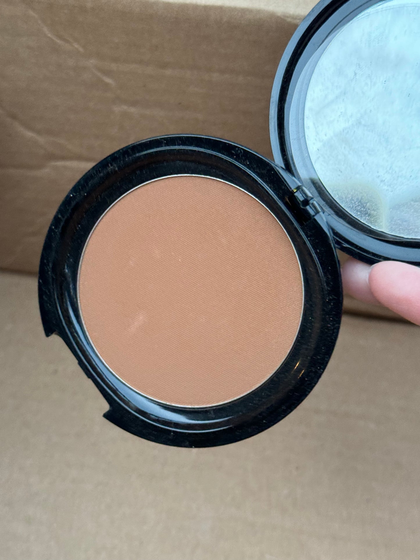 OSP Cosmetics Oil Free Pressed Powder in Matte Coco