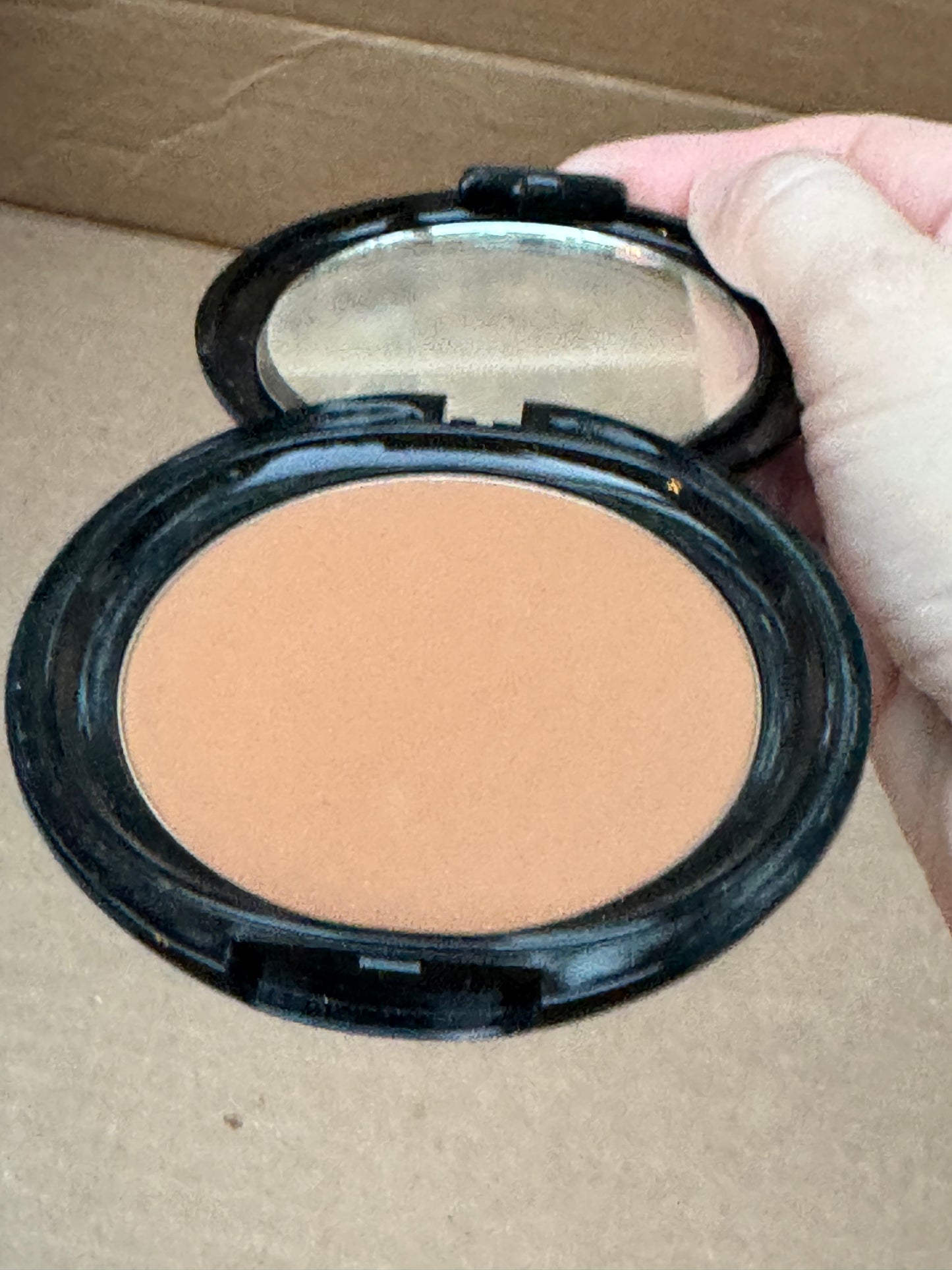 OSP Cosmetics Oil Free Pressed Powder in Matte Coco