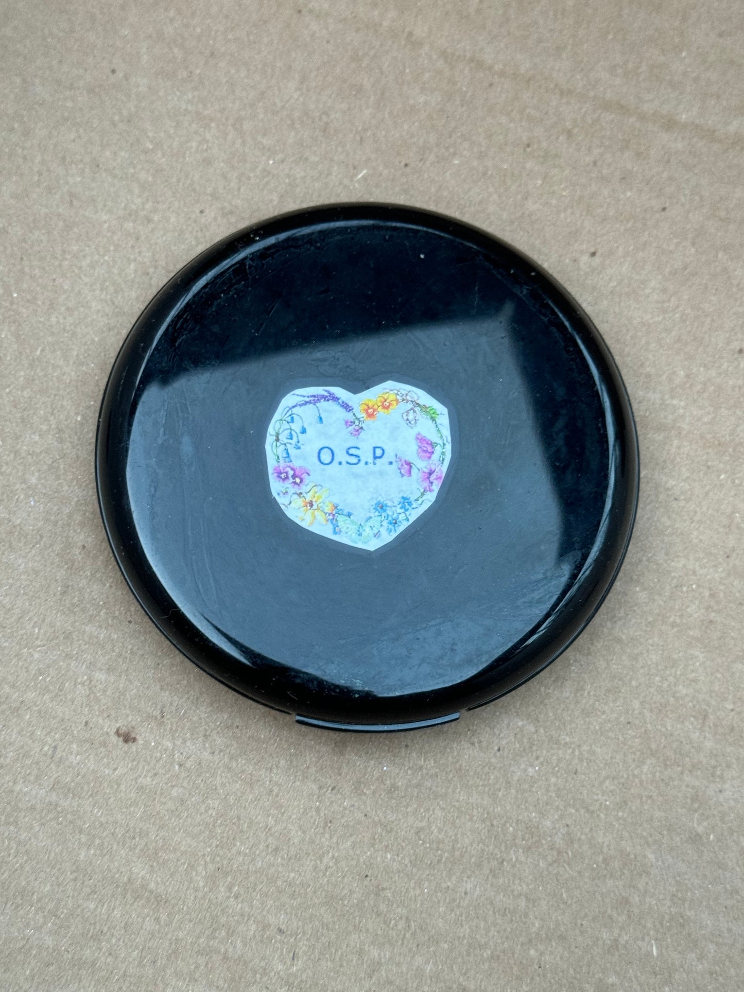 OSP Cosmetics Photochromatic Pressed Powder in Coffeehouse