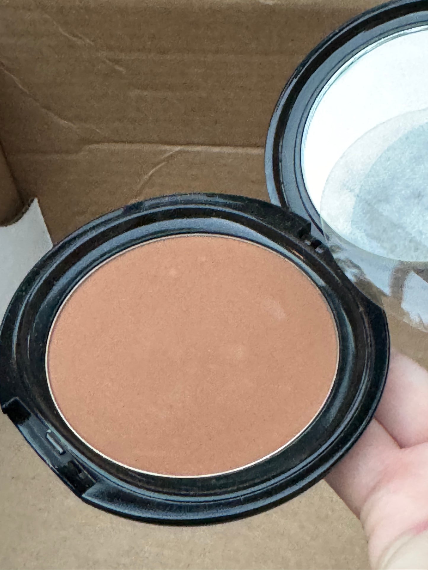 OSP Cosmetics Photochromatic Pressed Powder in Coffeehouse
