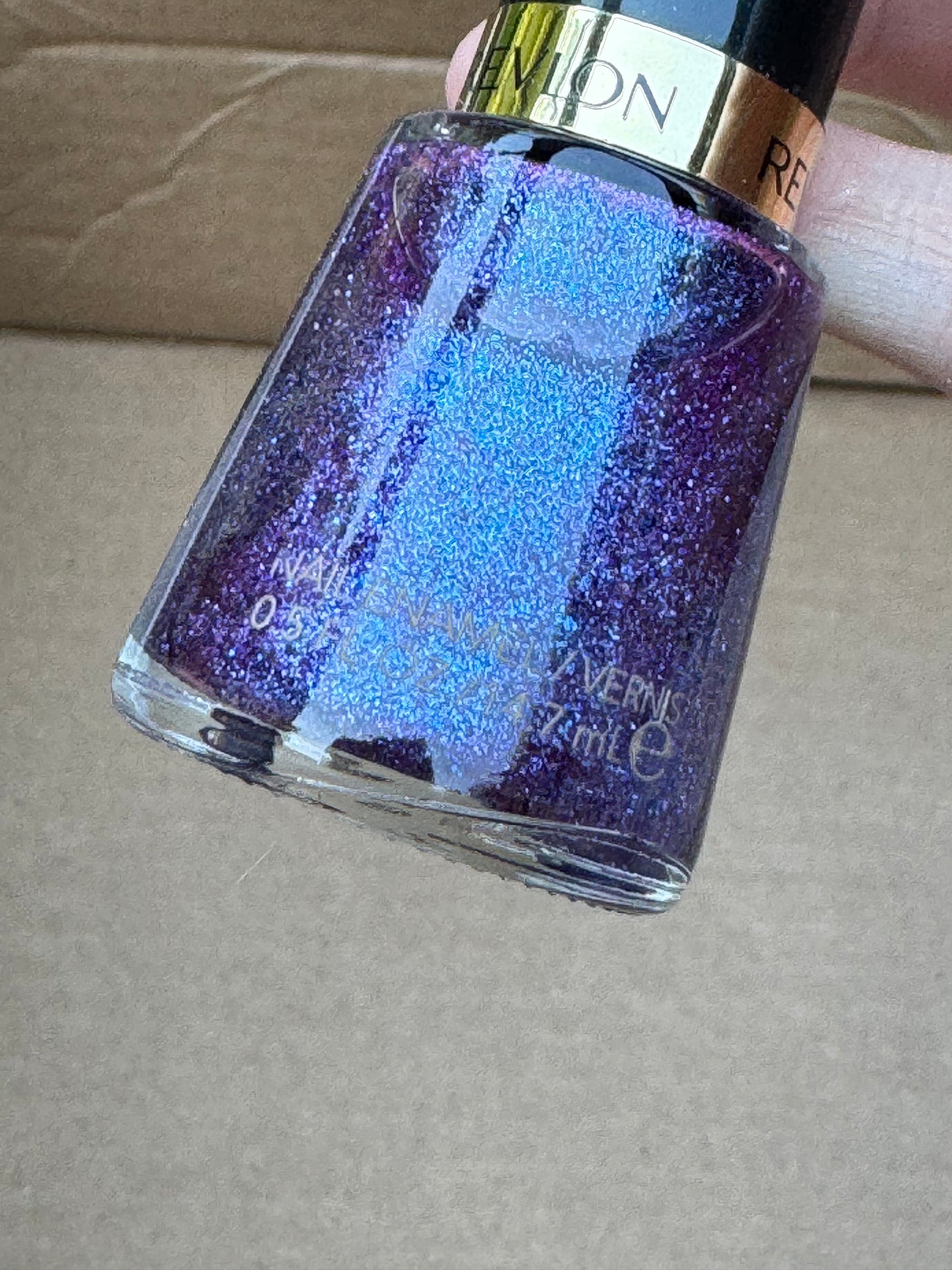 Revlon Nail Enamel in Blue/Green #522 Magnetic