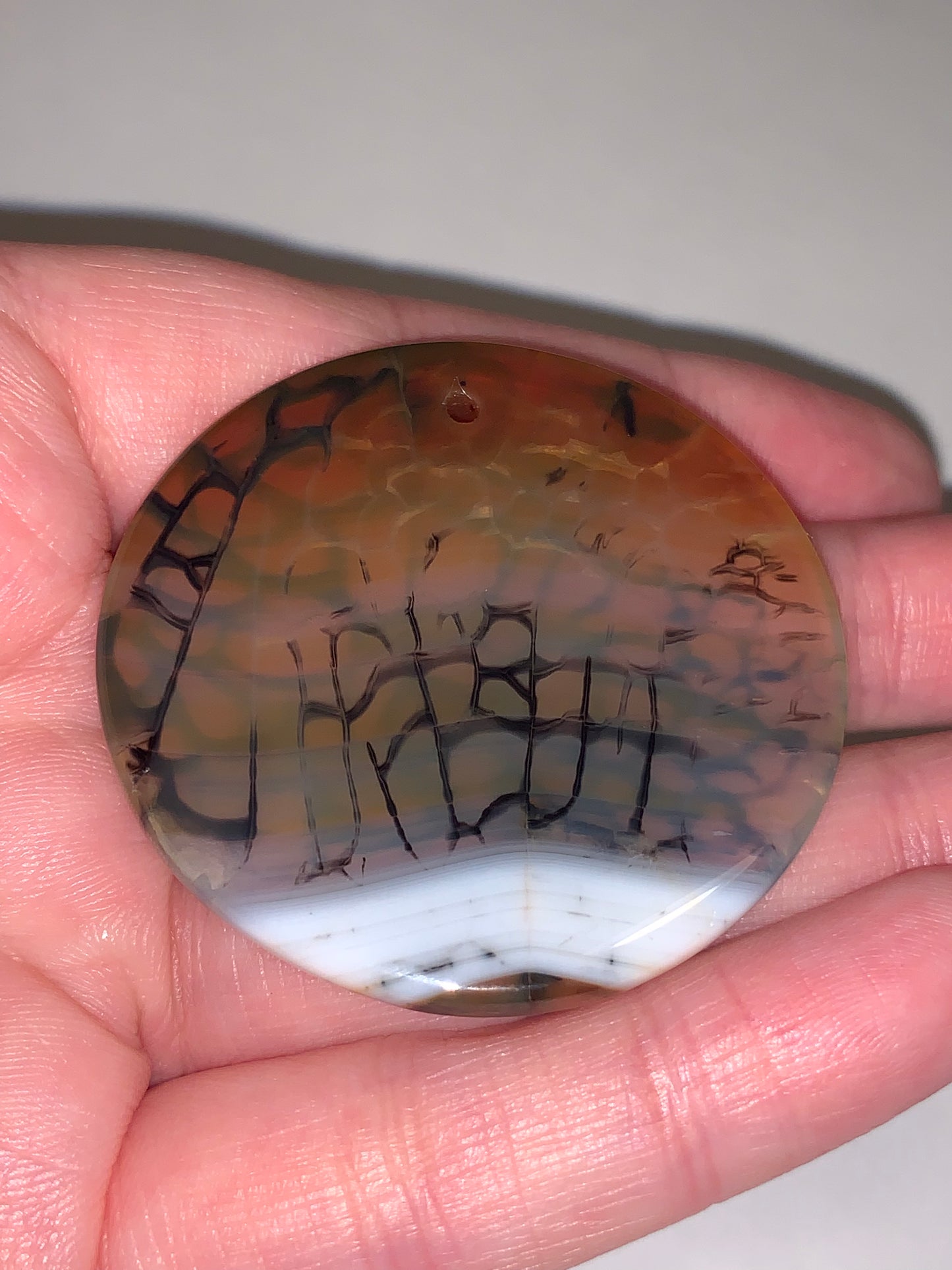 Round Dragon Veins Agate Focal Pendant