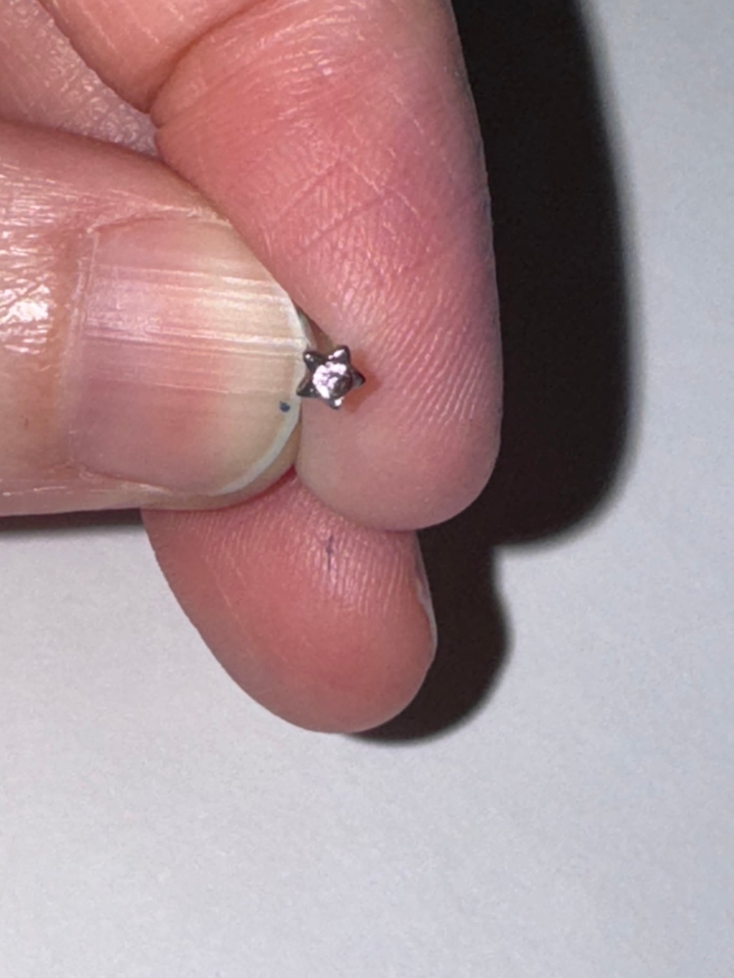 20 Gauge Star Shaped Nose Rings