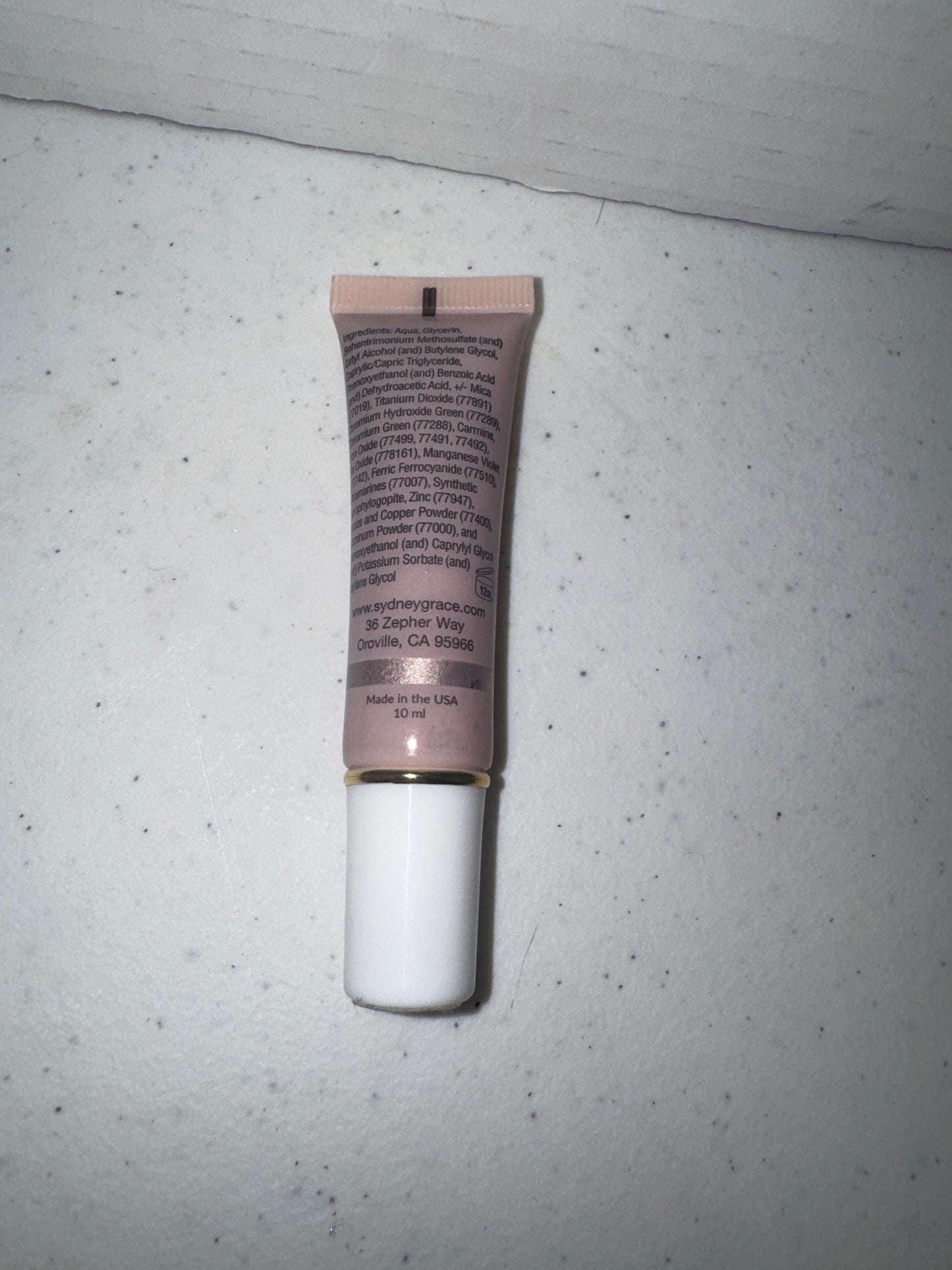 Sydney Grace Cream Shadow in Down the Coast