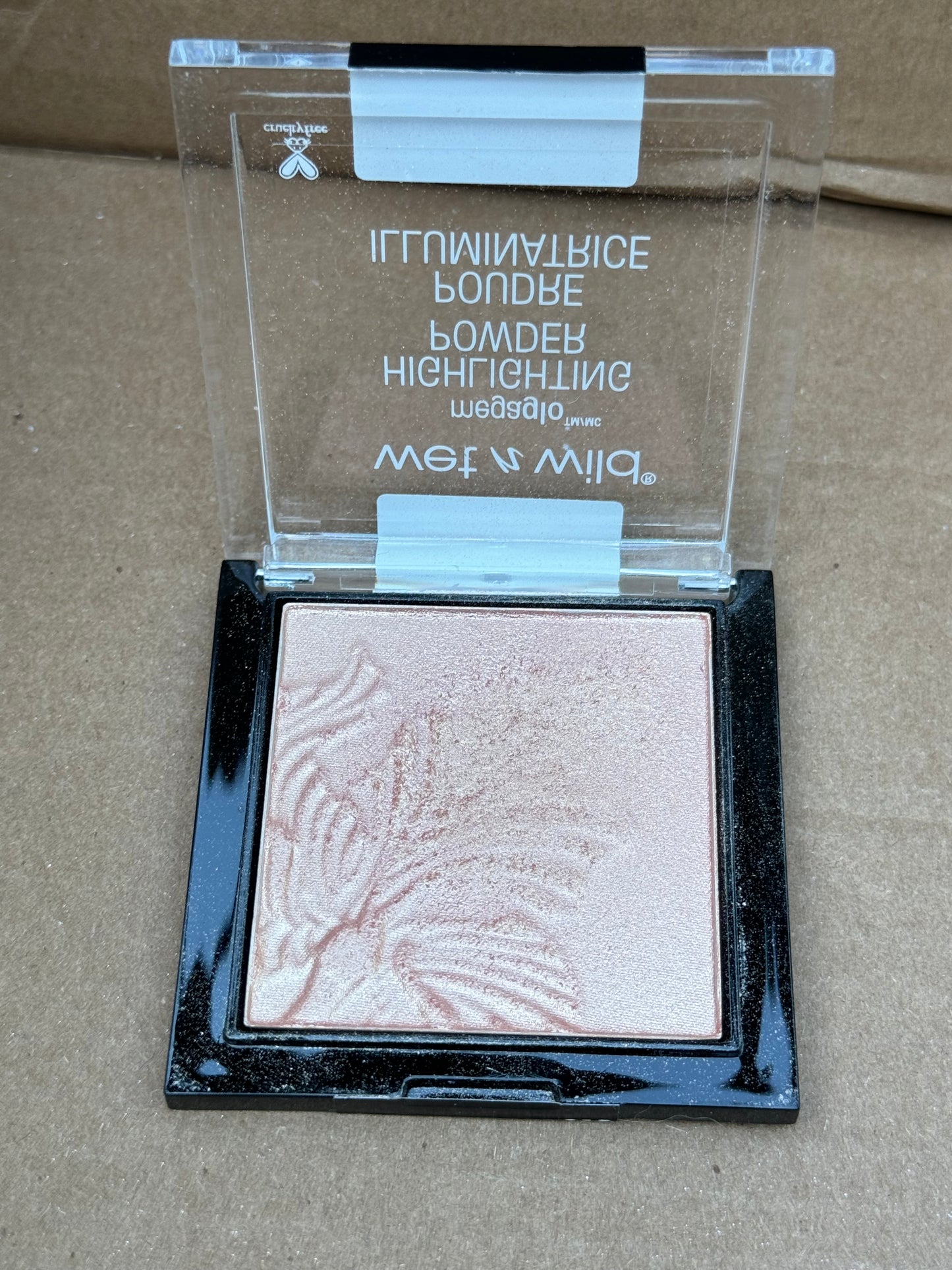 Wet and Wild MEGAGLO HIGHLIGHTING POWDER in PRECIOUS PETALS