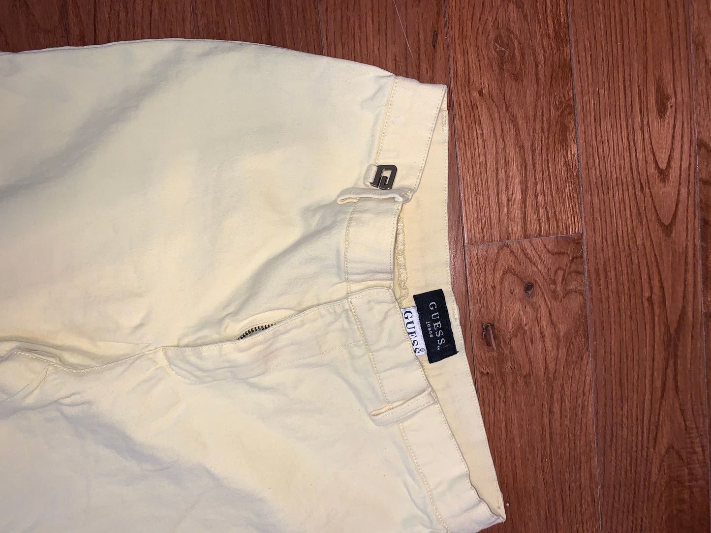 Yellow Guess Capri pants, Size Large