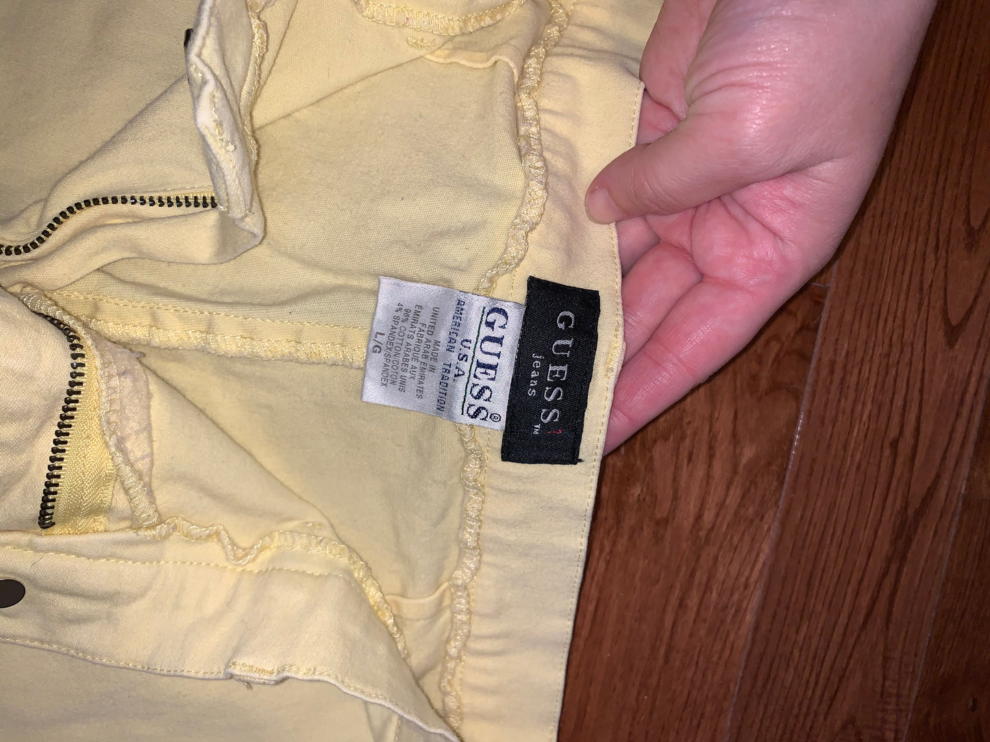 Yellow Guess Capri pants, Size Large