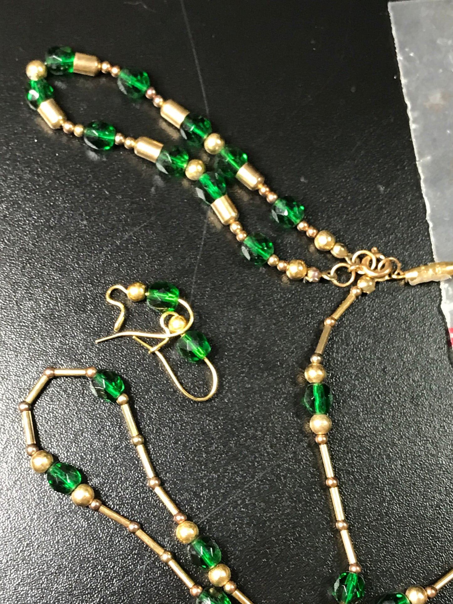 15 1/2" Green and Gold Necklace Set