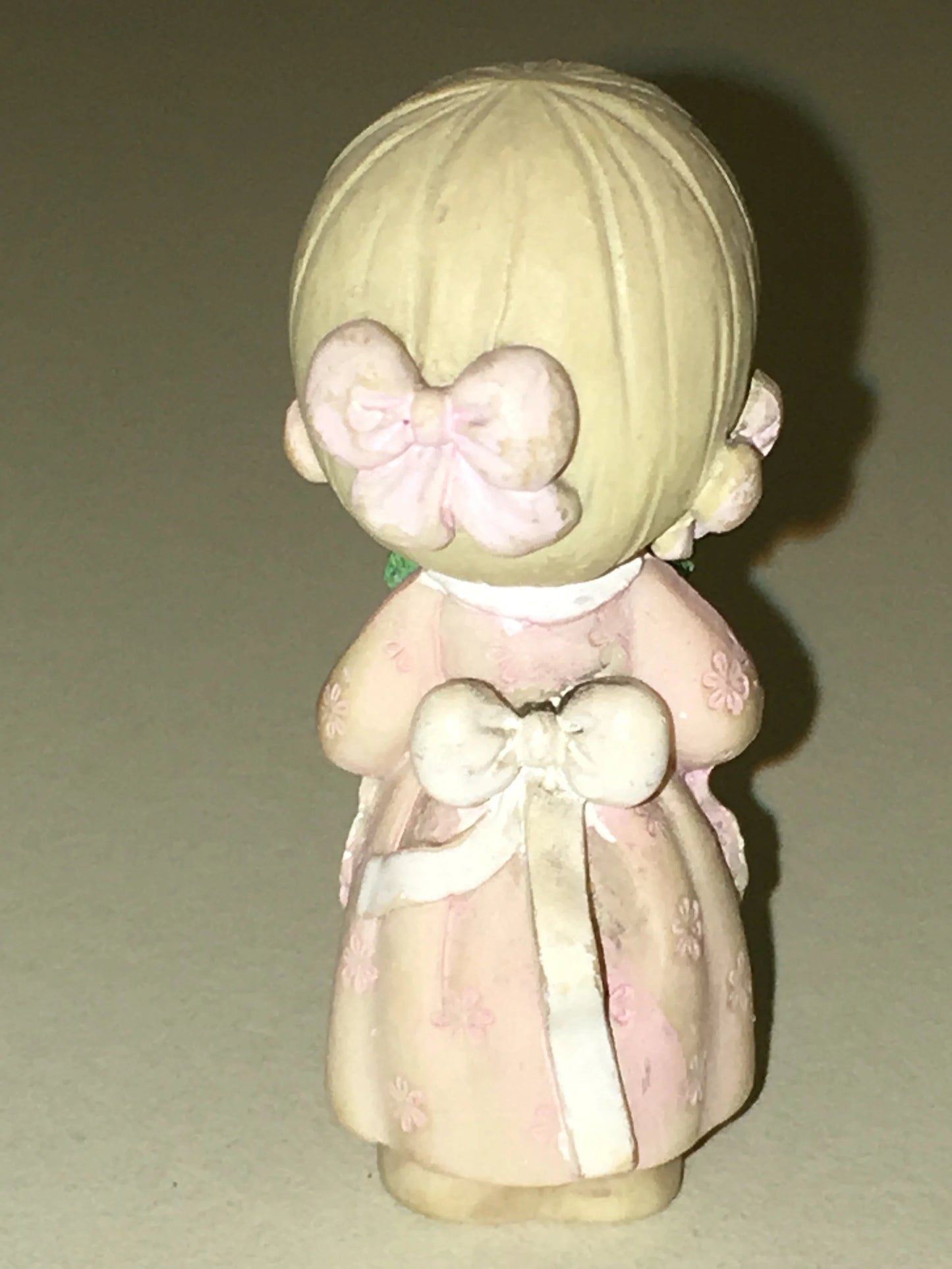 Vintage 1998 Precious Moments Christmas Figurine Girl