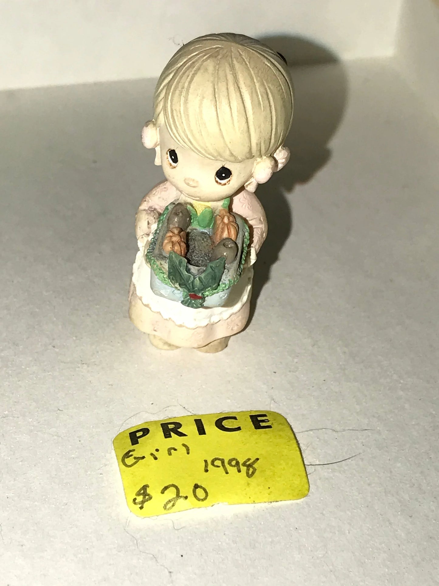 Vintage 1998 Precious Moments Christmas Figurine Girl