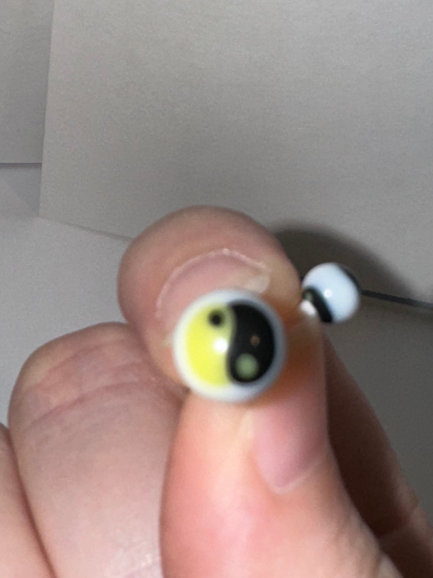 14 Gauge Yellow and Black Yin/Yang Belly Ring