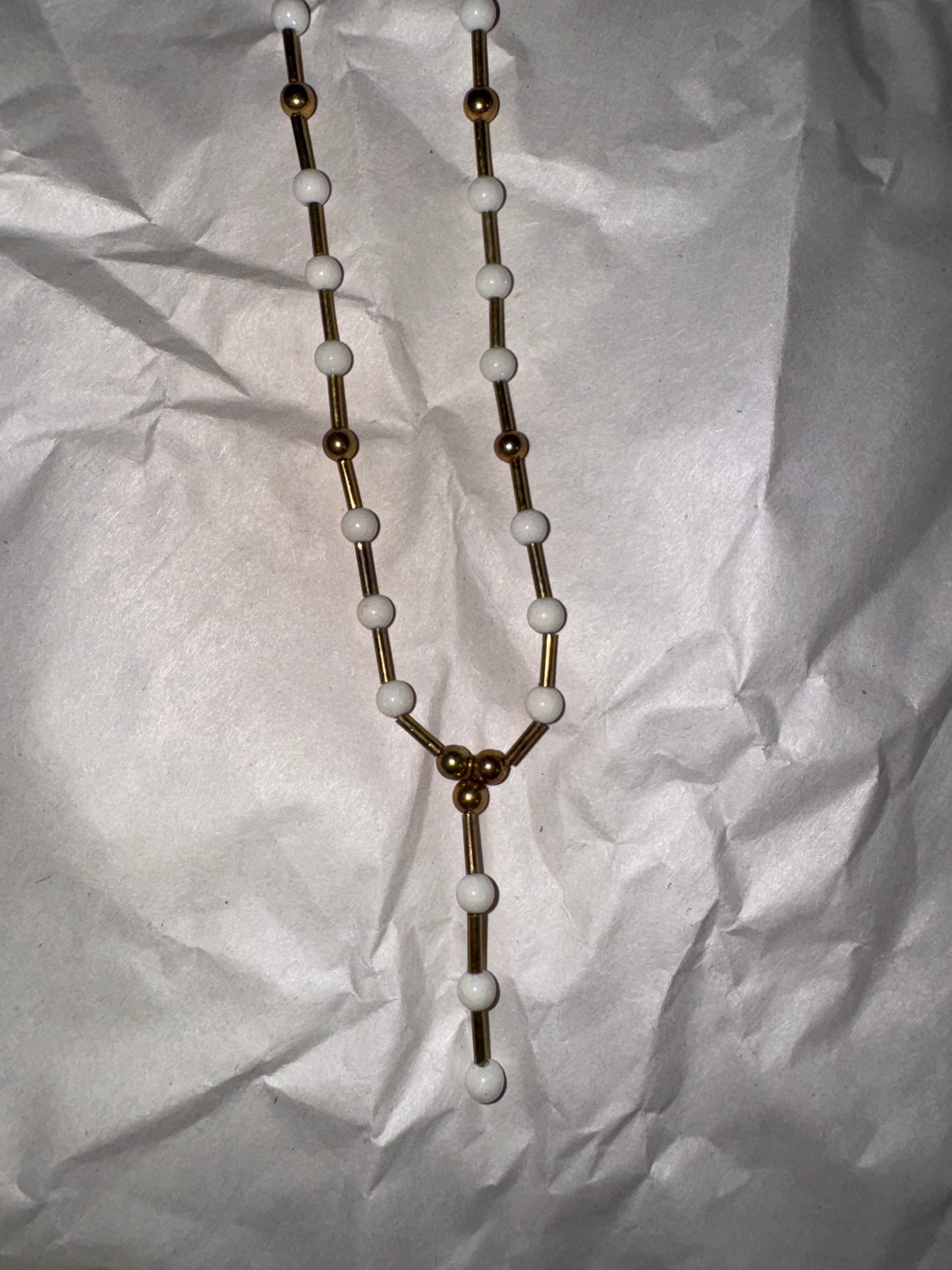 15 3/4" Long White And Gold Beaded Necklace