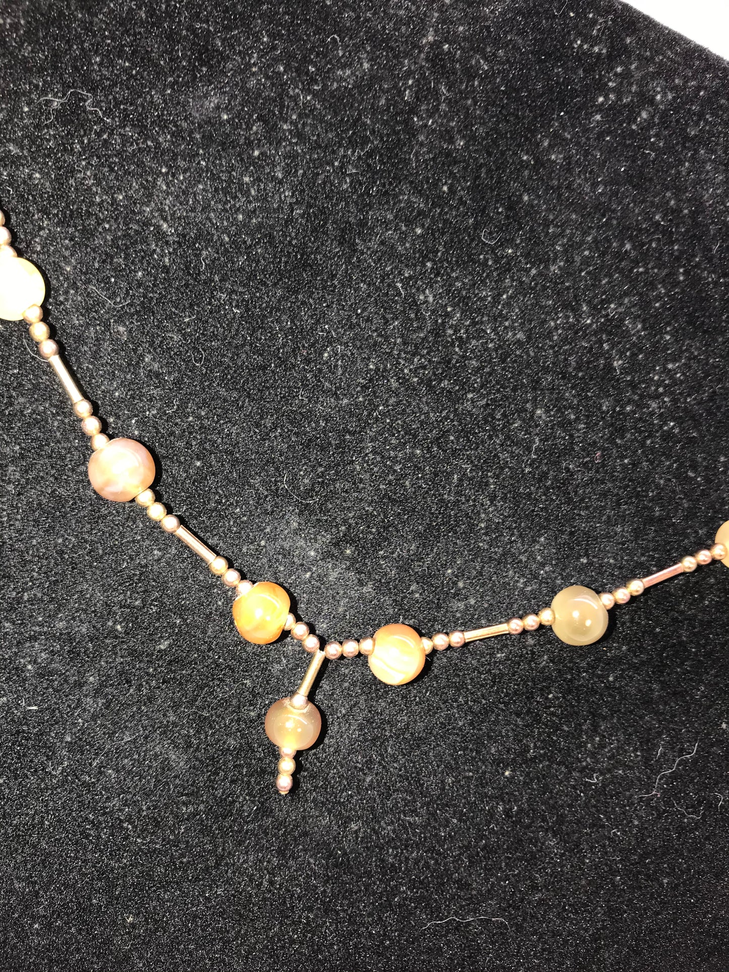 15 1/2" Agate and Gold Beaded Necklace