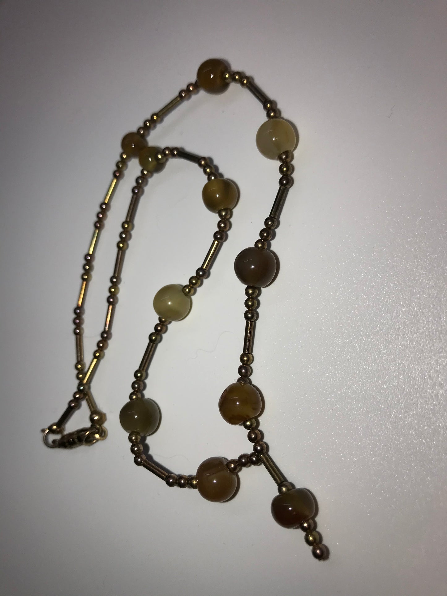 15 1/2" Agate and Gold Beaded Necklace