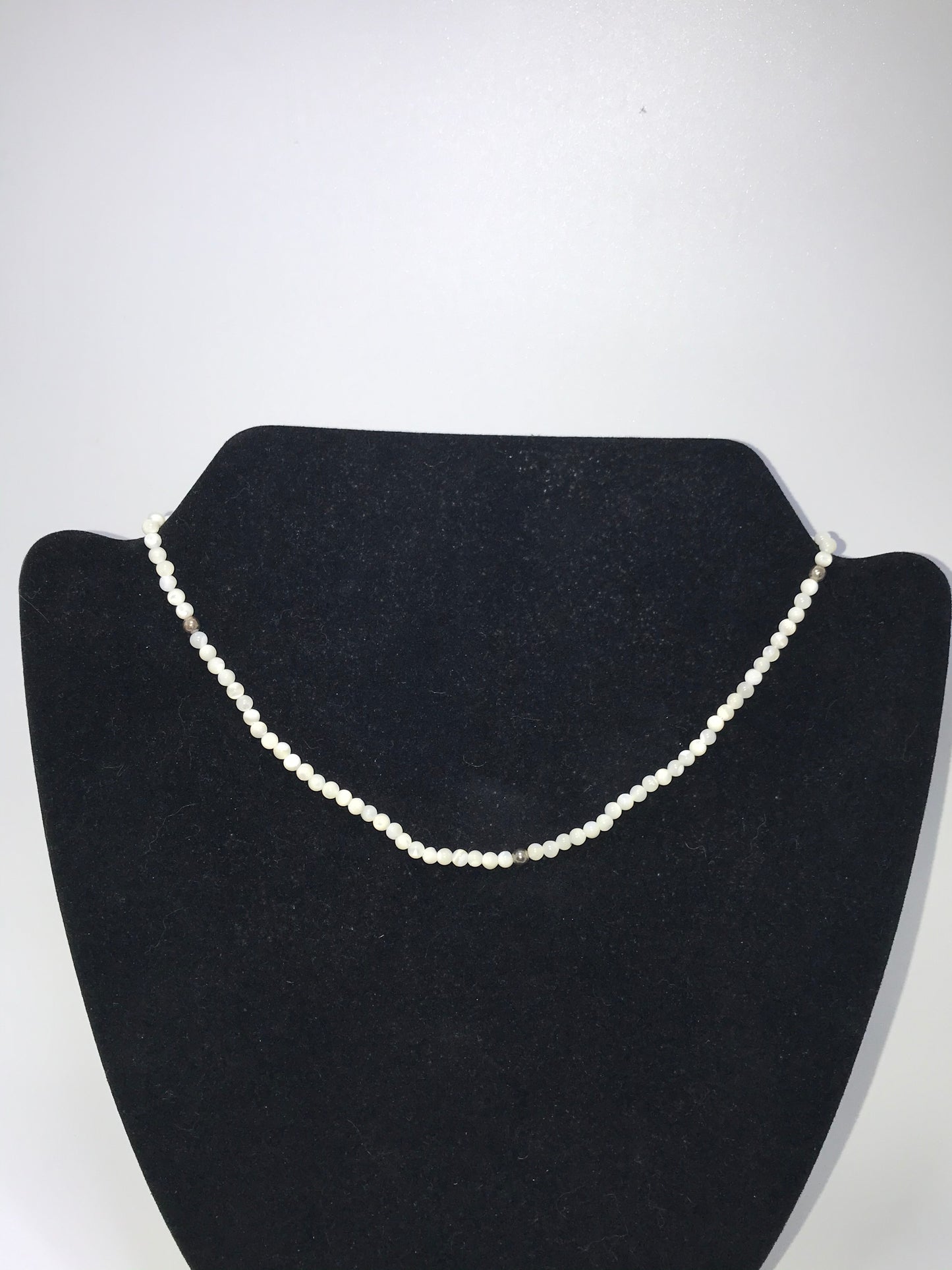 16 1/2" Mother Of Pearl Jewelry Set