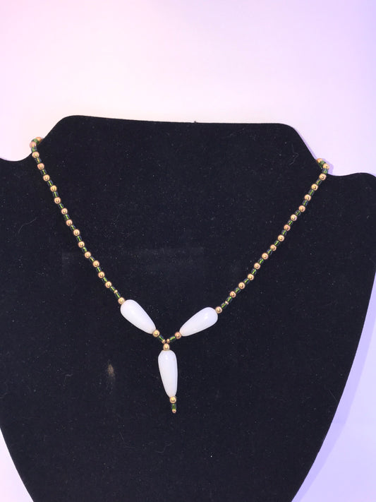 16" Green And Gold Necklace