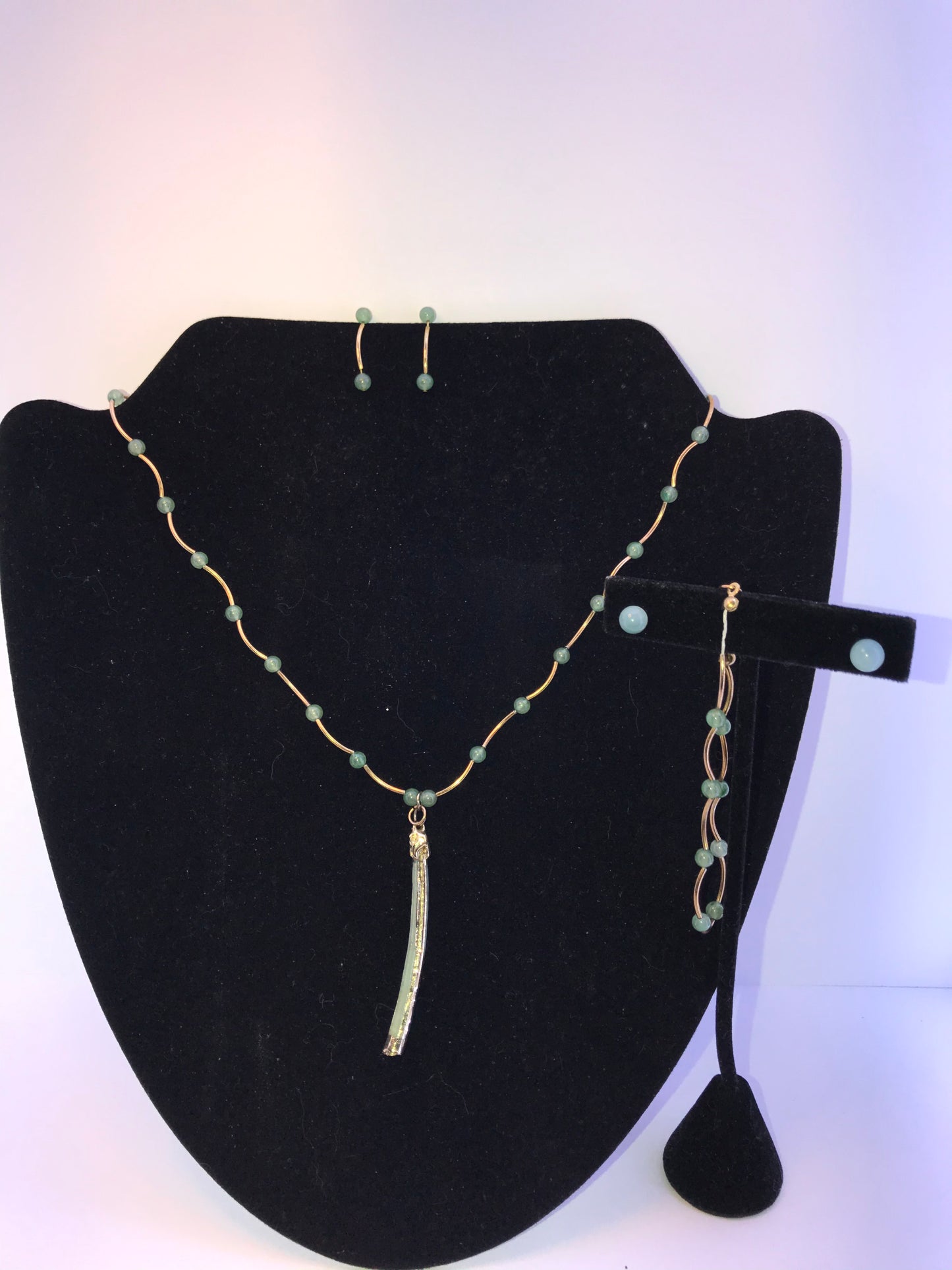 16 1/2" Jade and Beaded Necklace Set
