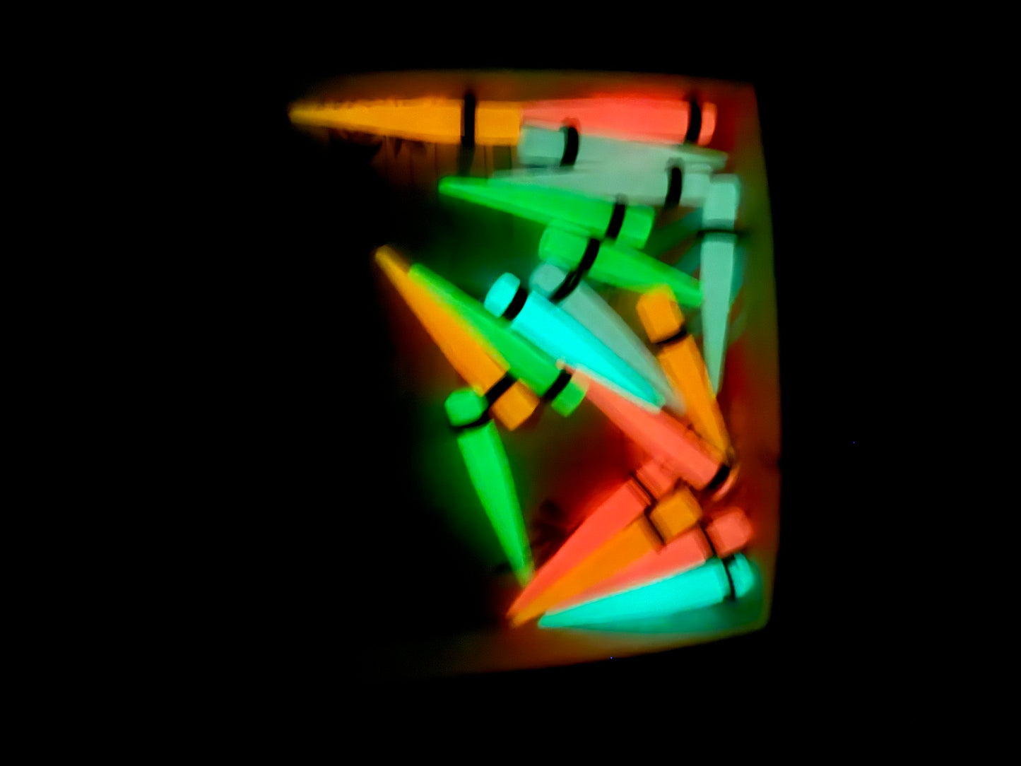 0 Gauge Glow-In-The-Dark UV Acrylic Gauging Tapers