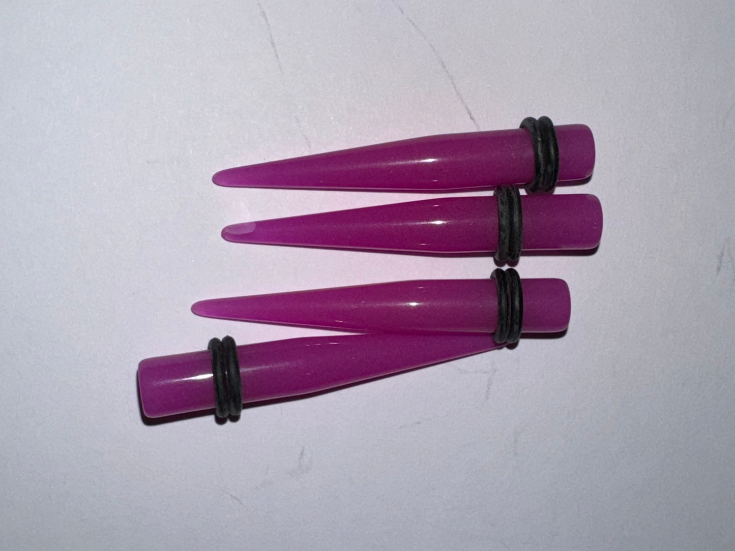 0 Gauge Glow-In-The-Dark UV Acrylic Gauging Tapers