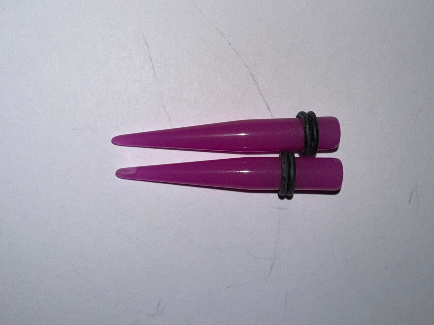 0 Gauge Glow-In-The-Dark UV Acrylic Gauging Tapers