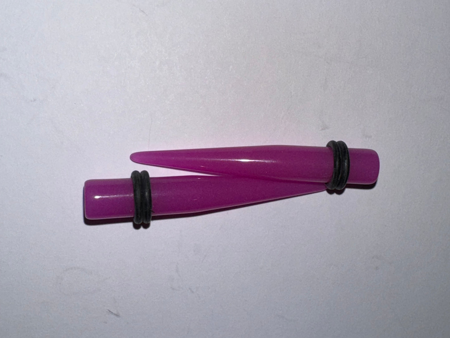 0 Gauge Glow-In-The-Dark UV Acrylic Gauging Tapers