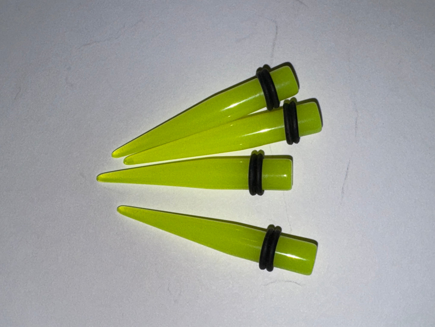 0 Gauge Glow-In-The-Dark UV Acrylic Gauging Tapers