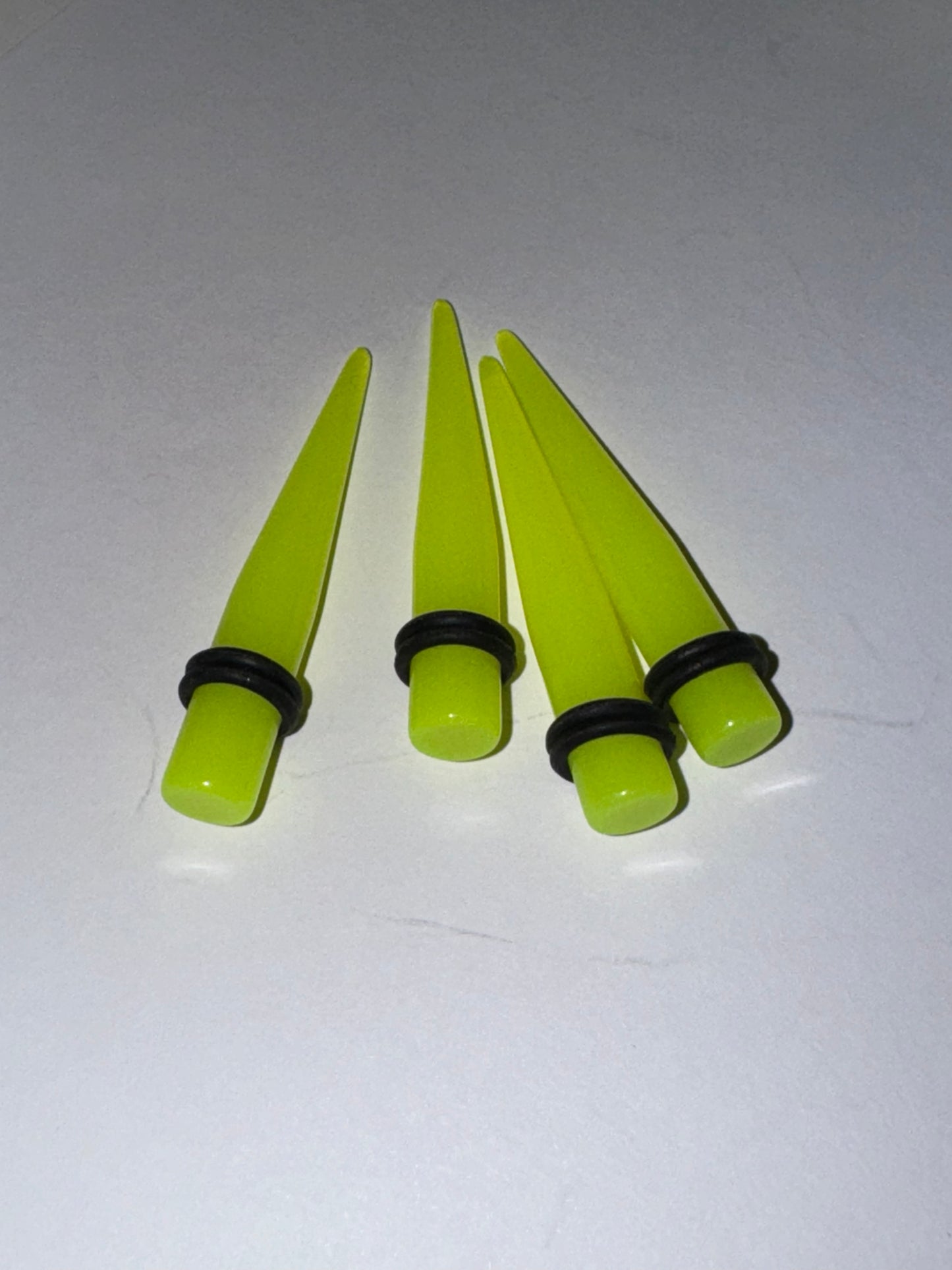0 Gauge Glow-In-The-Dark UV Acrylic Gauging Tapers