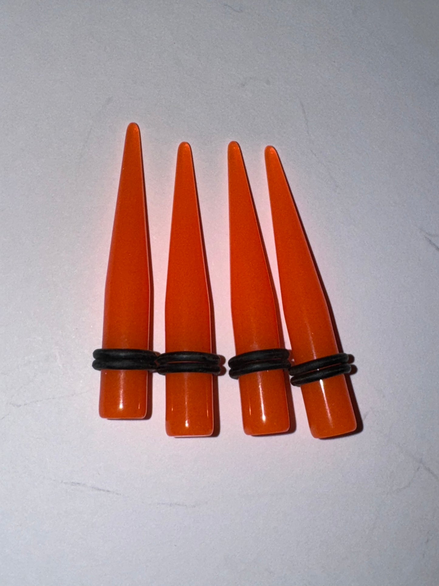 0 Gauge Glow-In-The-Dark UV Acrylic Gauging Tapers