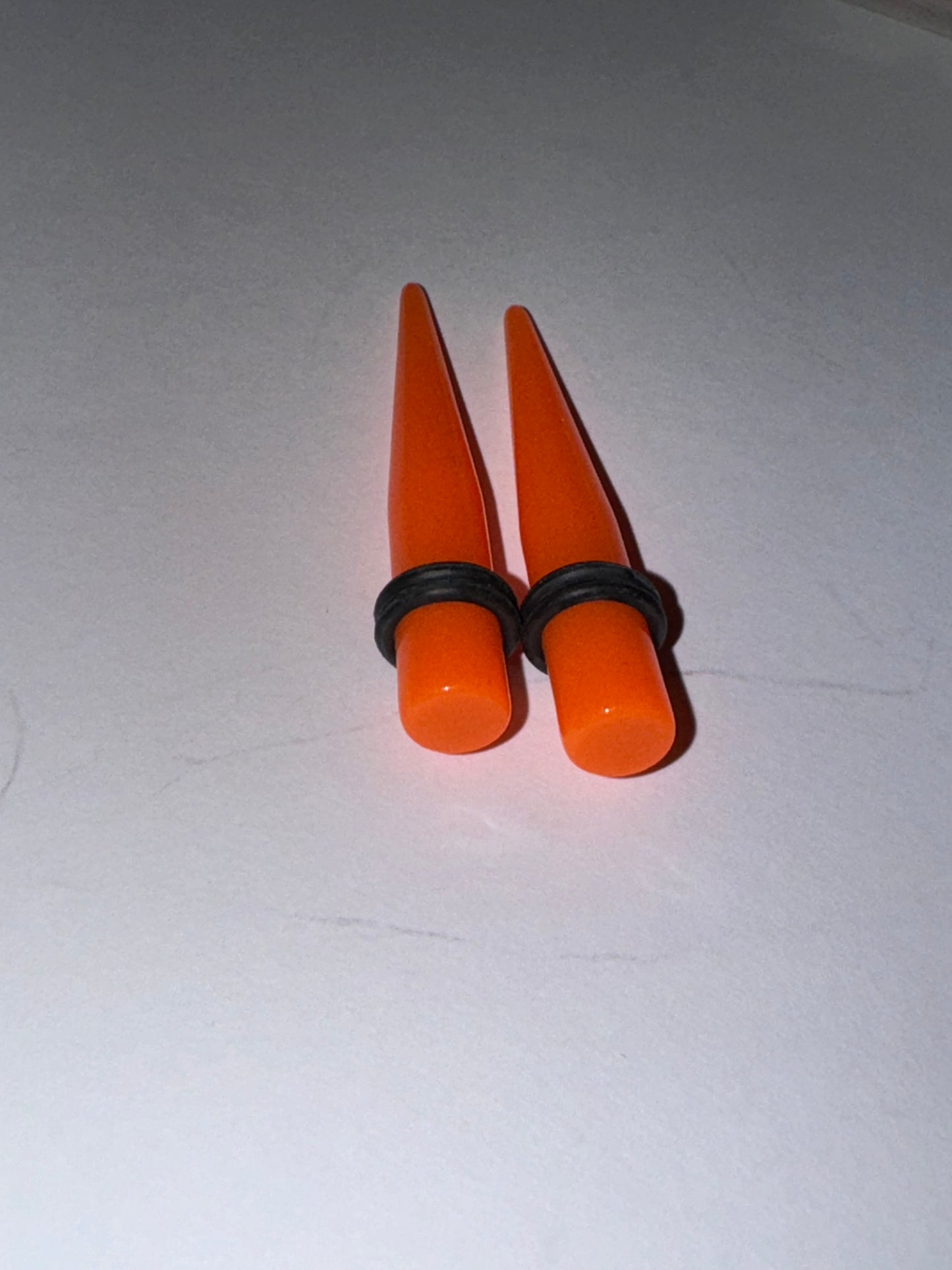 0 Gauge Glow-In-The-Dark UV Acrylic Gauging Tapers
