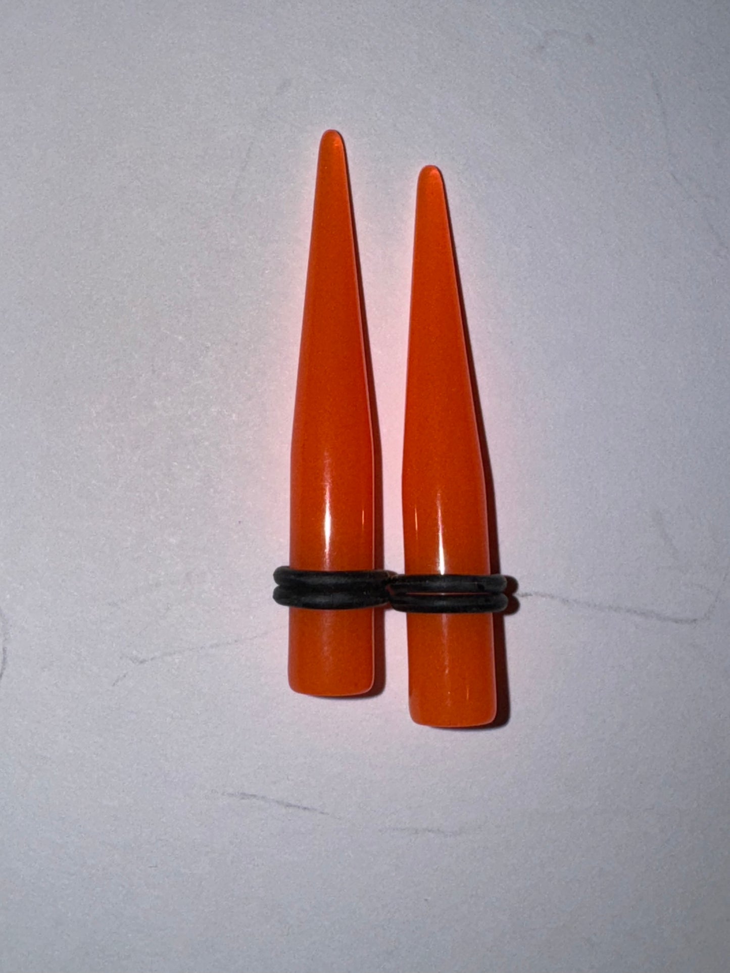 0 Gauge Glow-In-The-Dark UV Acrylic Gauging Tapers