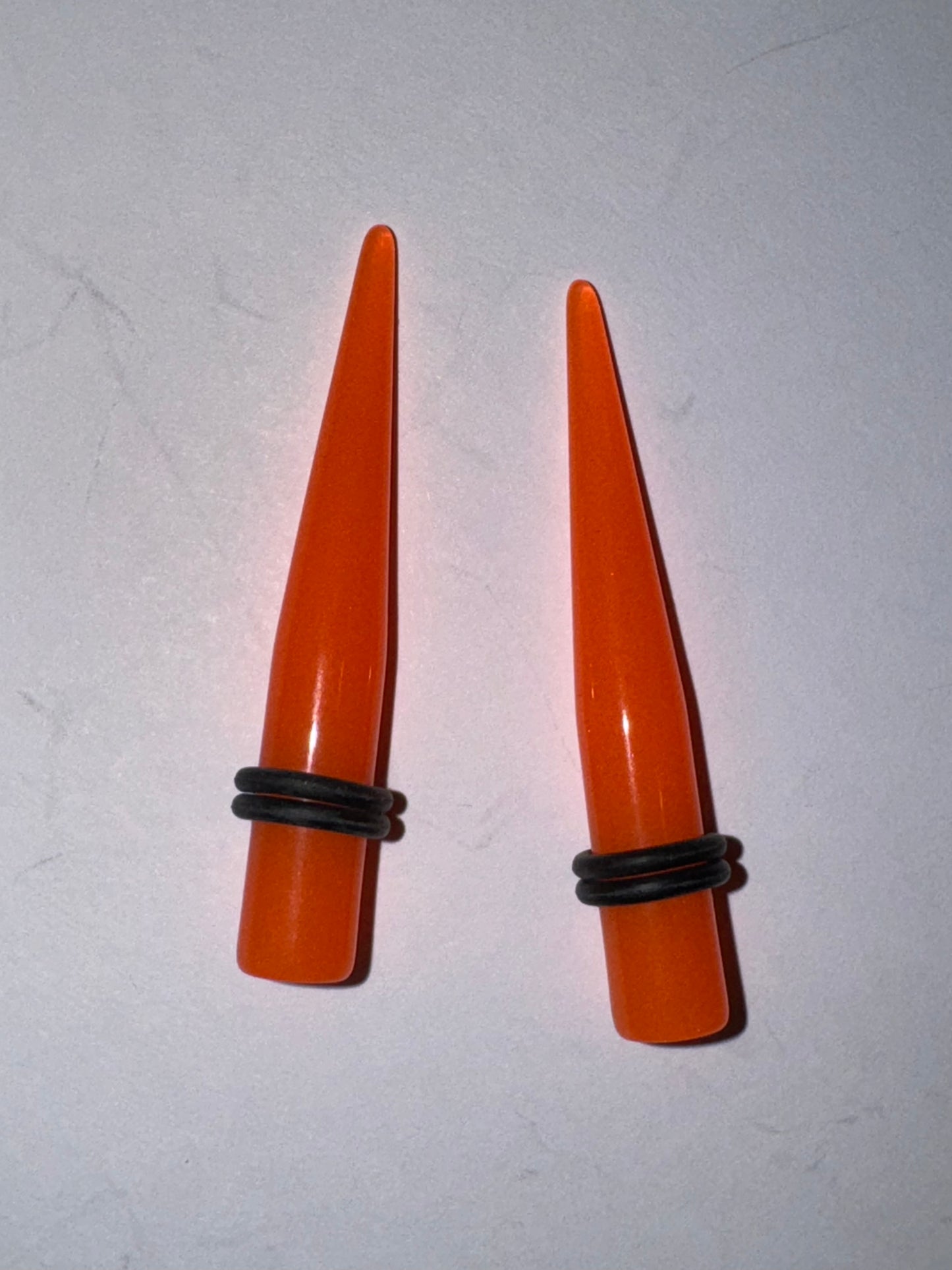 0 Gauge Glow-In-The-Dark UV Acrylic Gauging Tapers