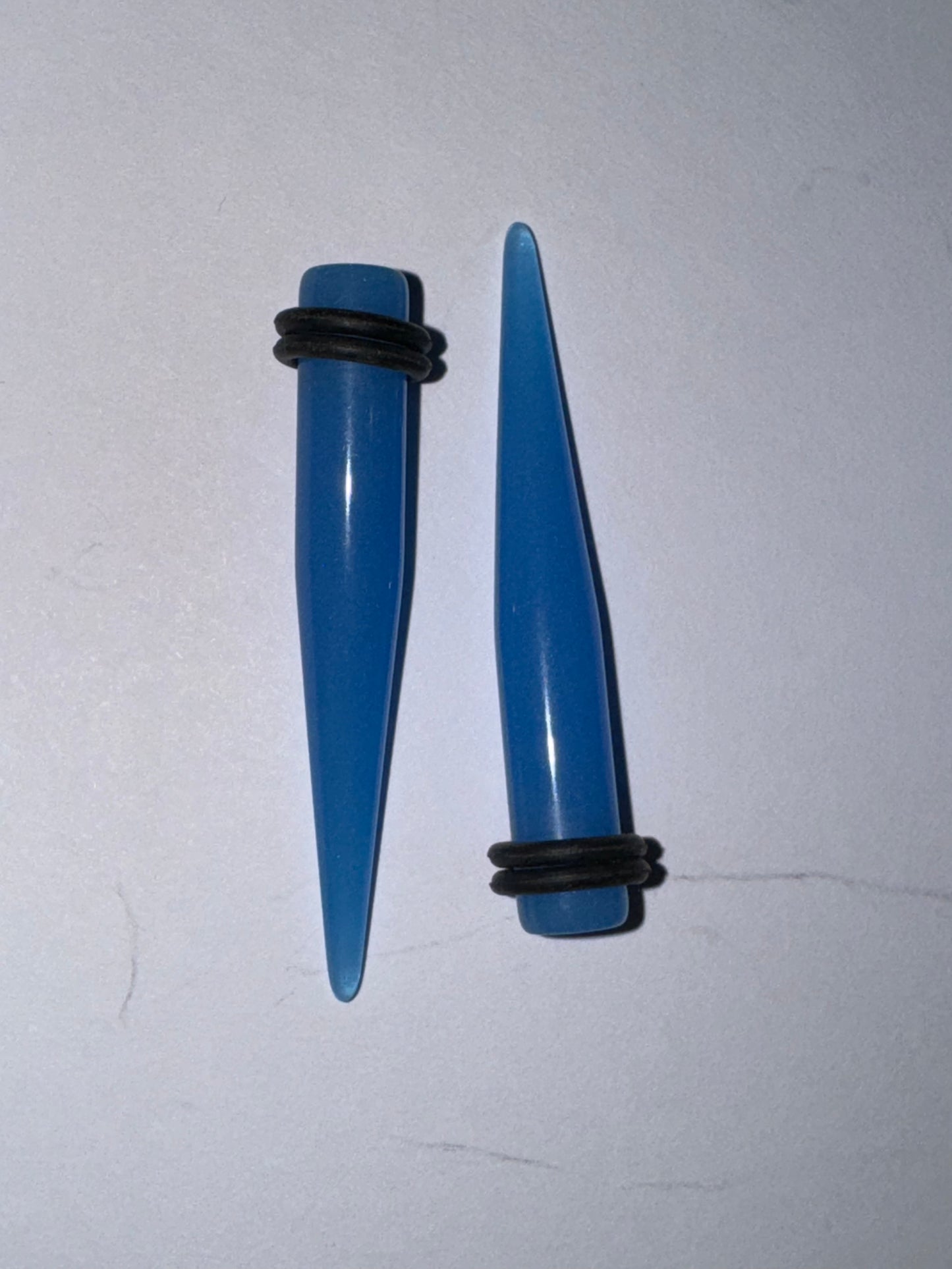 0 Gauge Glow-In-The-Dark UV Acrylic Gauging Tapers