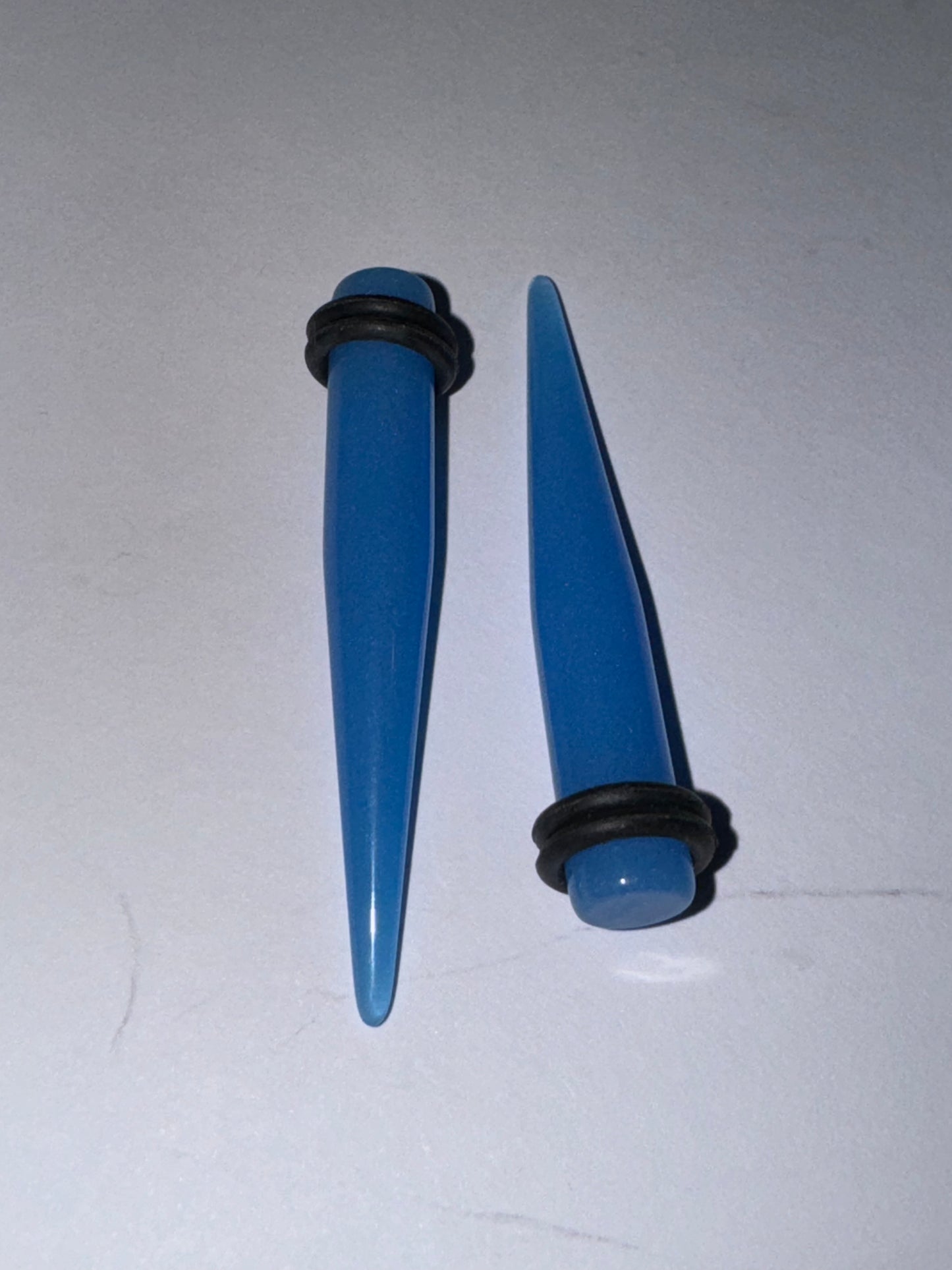 0 Gauge Glow-In-The-Dark UV Acrylic Gauging Tapers