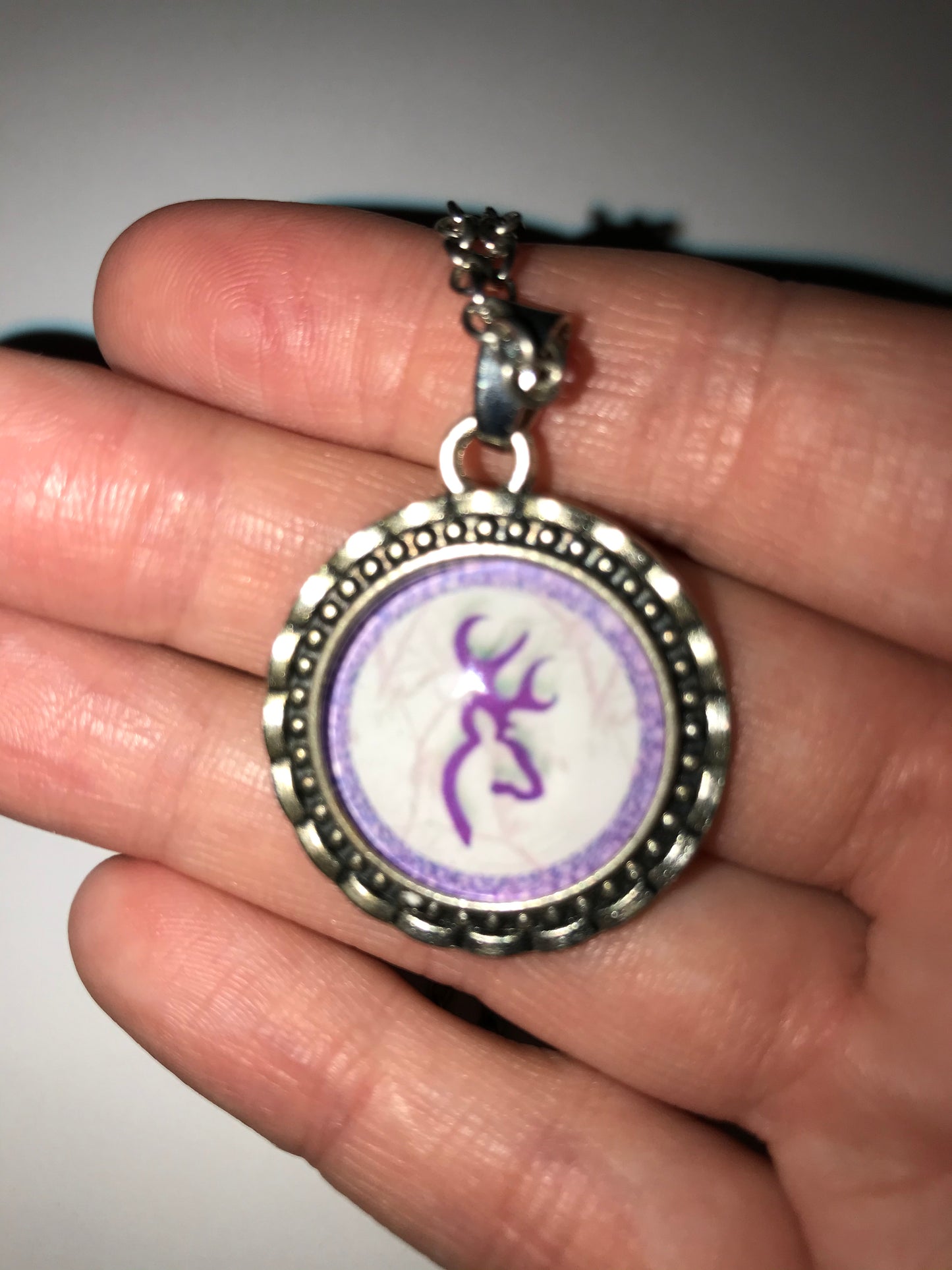 21 1/2" Purple And White Browning Necklace